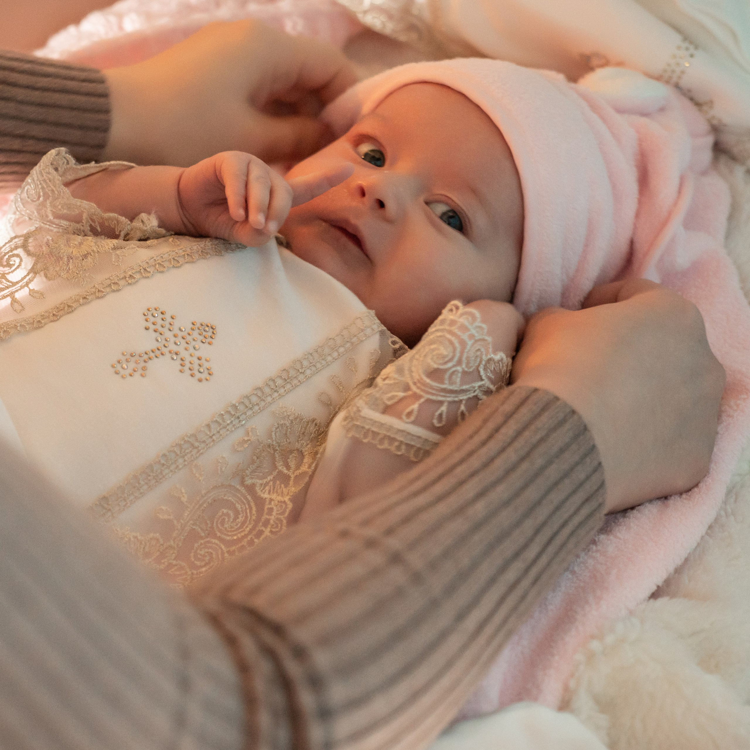 КРЕЩЕНИЕ ПОЛИНЫ В ХРАМЕ БОЖИЕЙ МАТЕРИ ВЗЫСКАНИЕ ПОГИБШИХ. Фотограф в Воронеже Ксения Князева