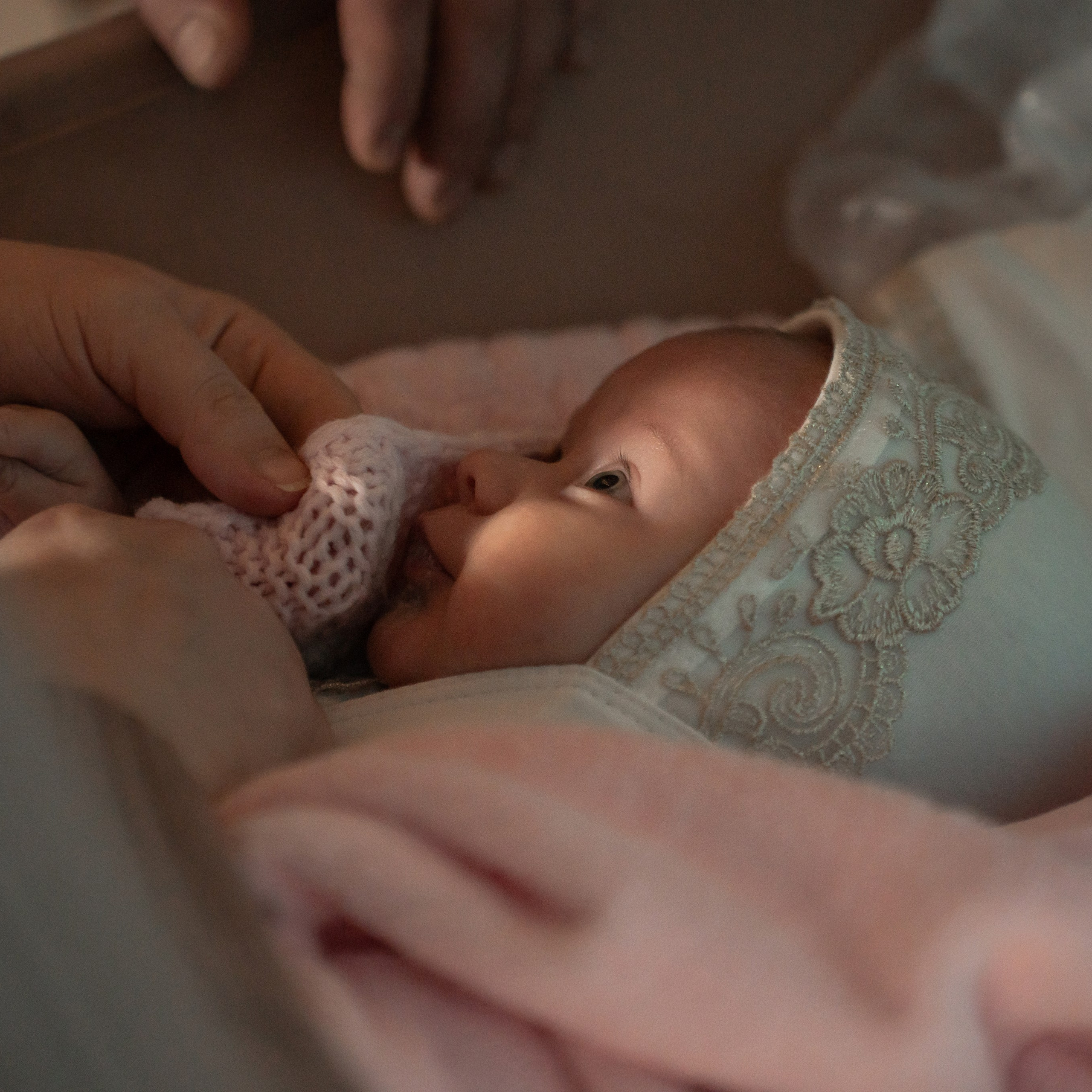 КРЕЩЕНИЕ ПОЛИНЫ В ХРАМЕ БОЖИЕЙ МАТЕРИ ВЗЫСКАНИЕ ПОГИБШИХ. Фотограф в Воронеже Ксения Князева