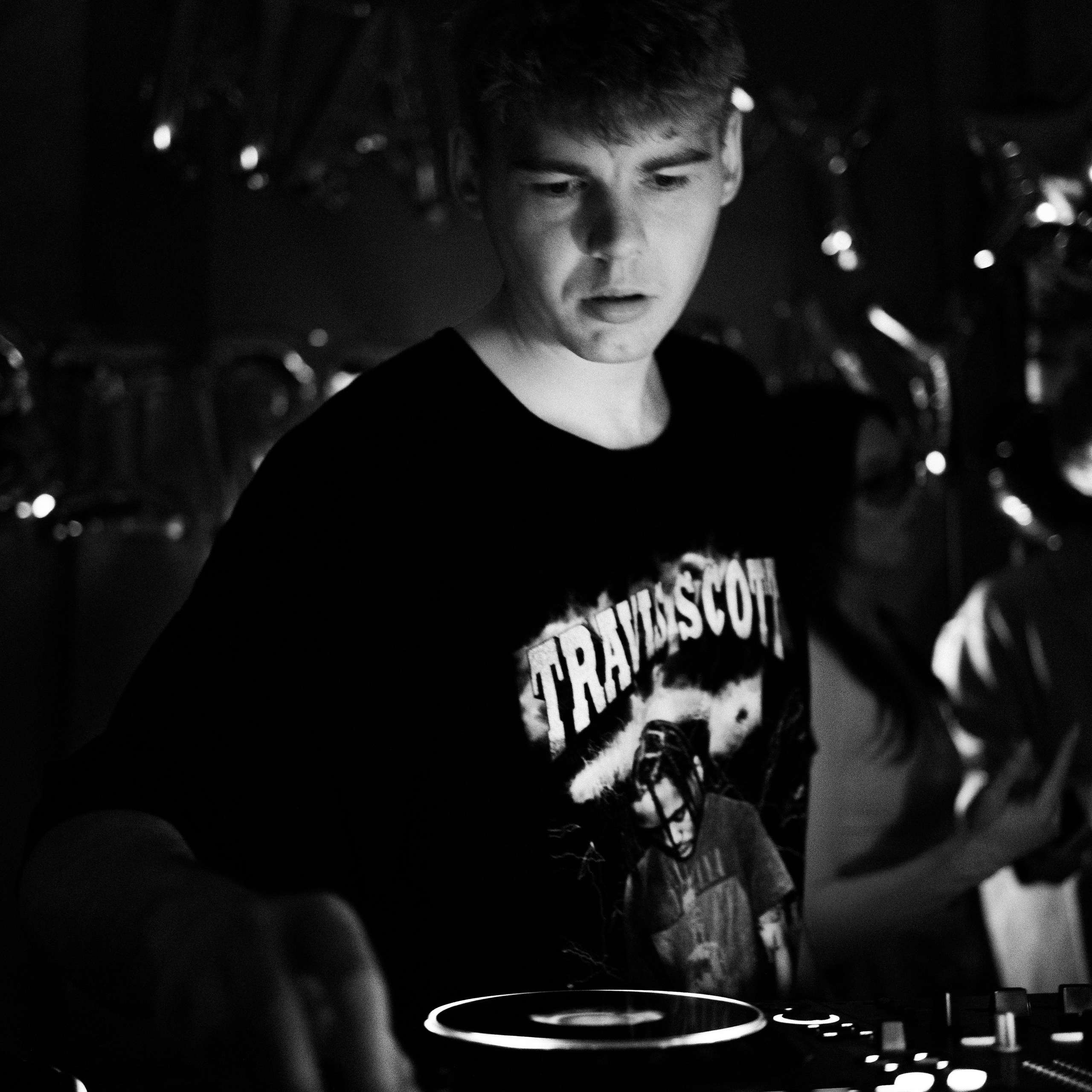 SBROD 011: WELCOME 2 COURCHAVEL. SBROD