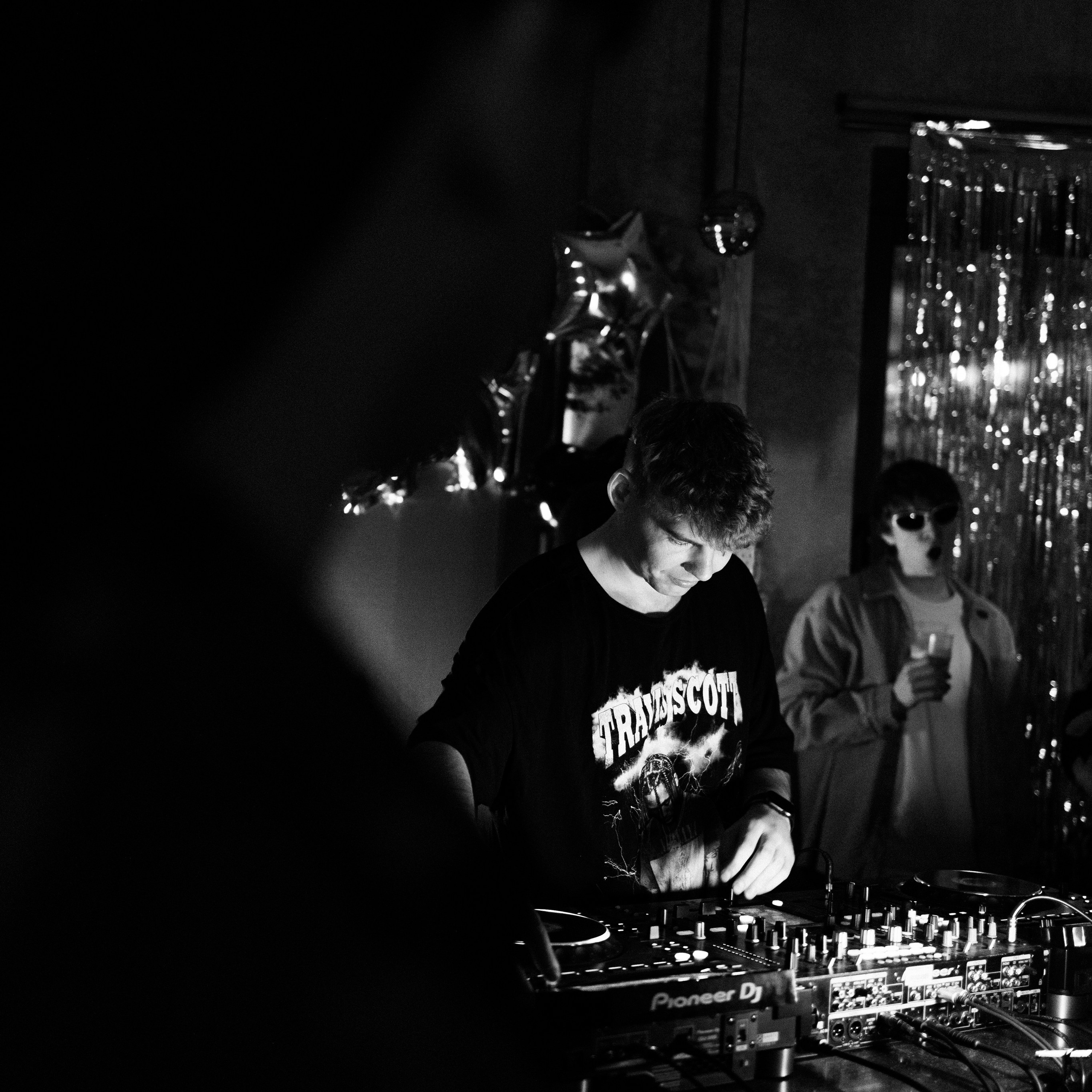 SBROD 011: WELCOME 2 COURCHAVEL. SBROD