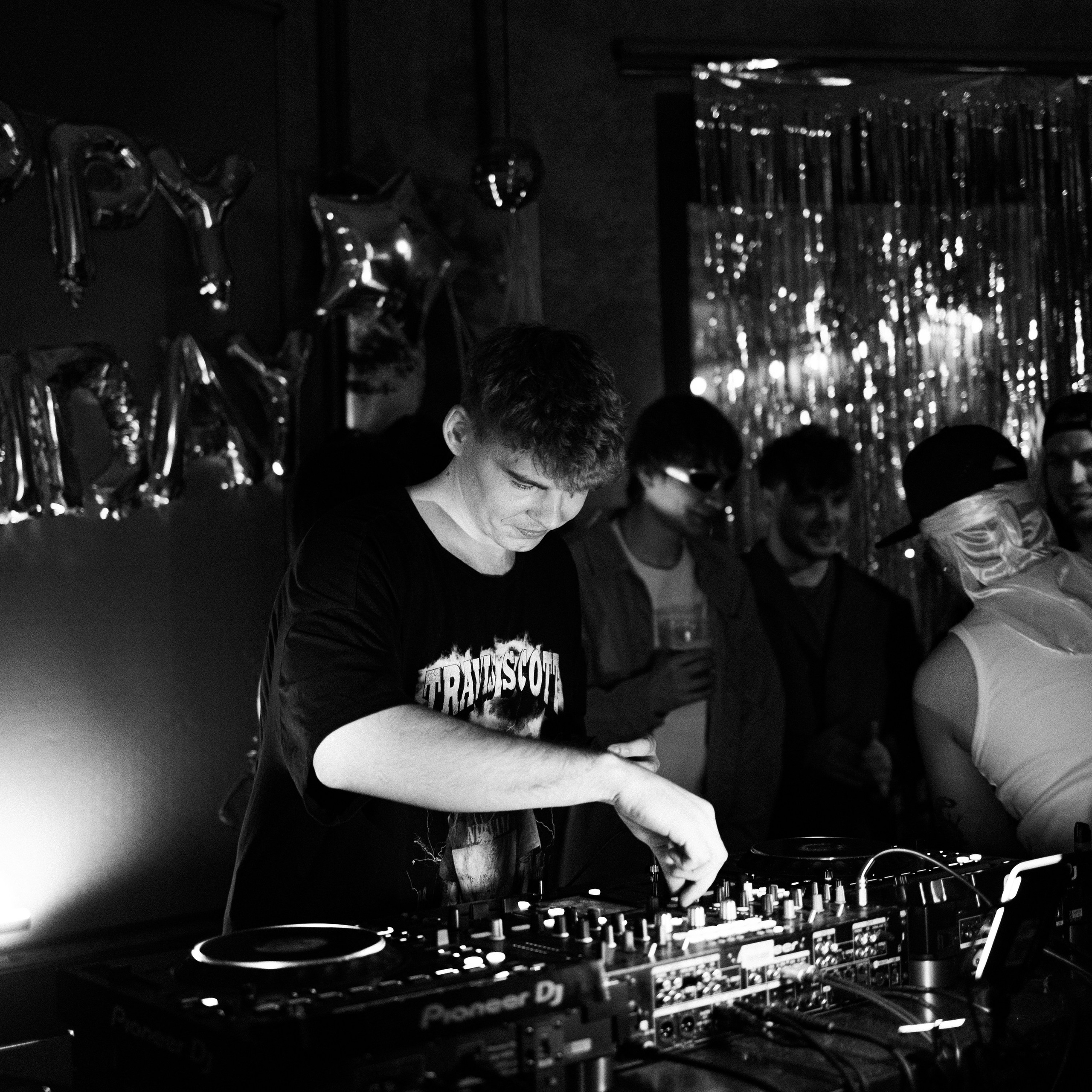 SBROD 011: WELCOME 2 COURCHAVEL. SBROD