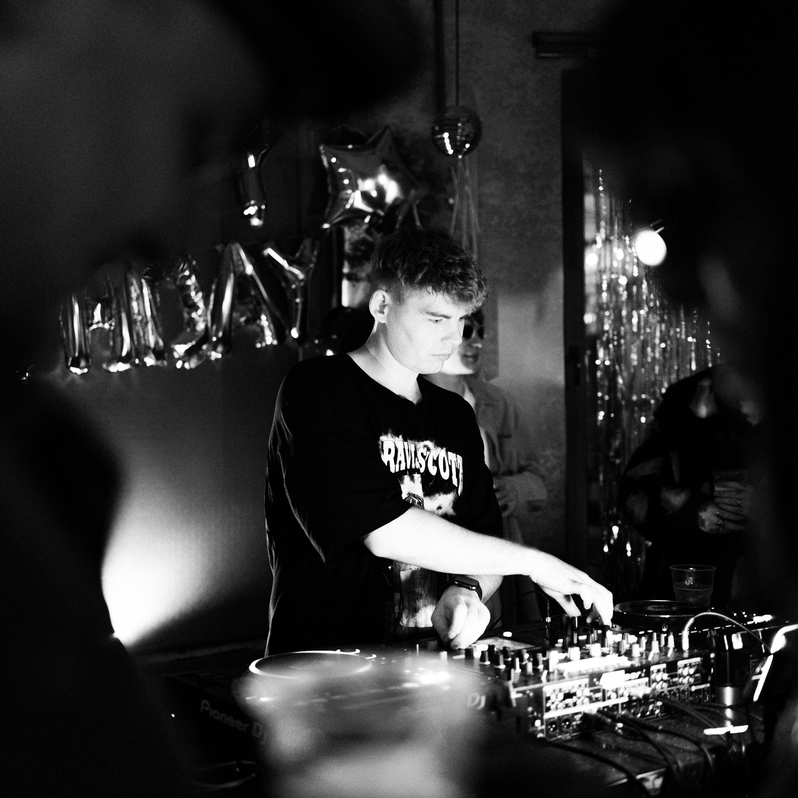 SBROD 011: WELCOME 2 COURCHAVEL. SBROD