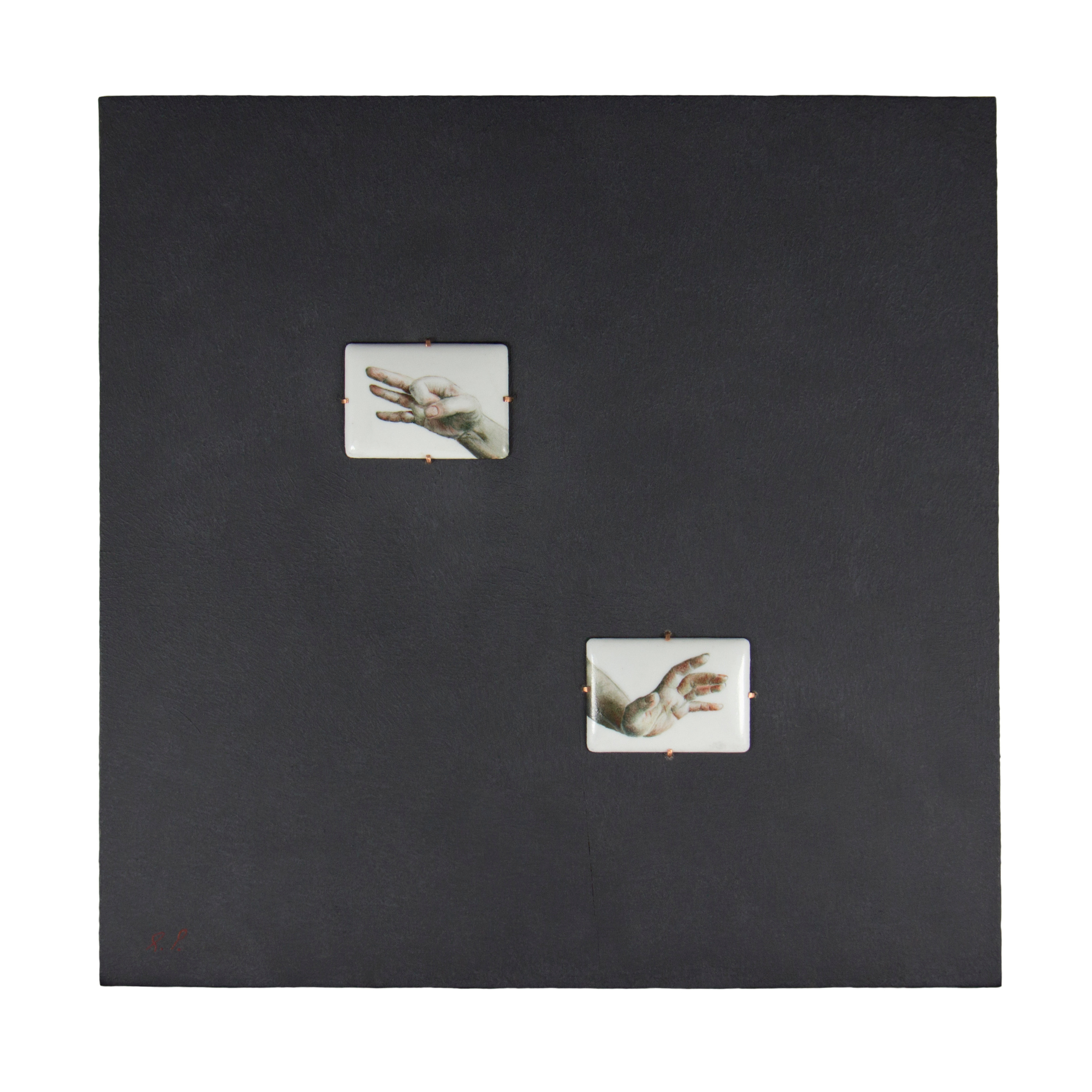 Руки терменвоксиста. Художник Яна Ростовская. Живопись по эмали.