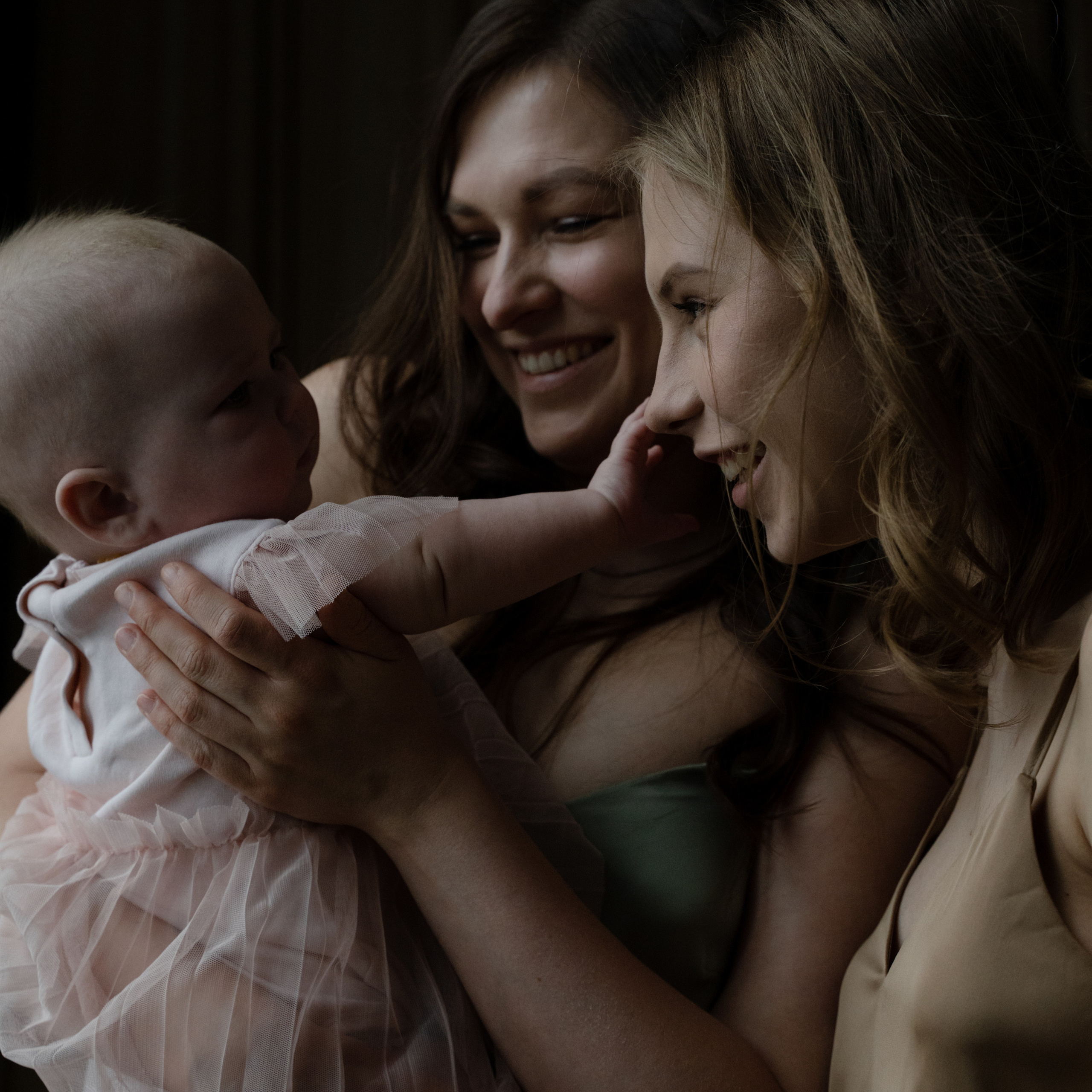 Фотосессия для мамы с дочерьми