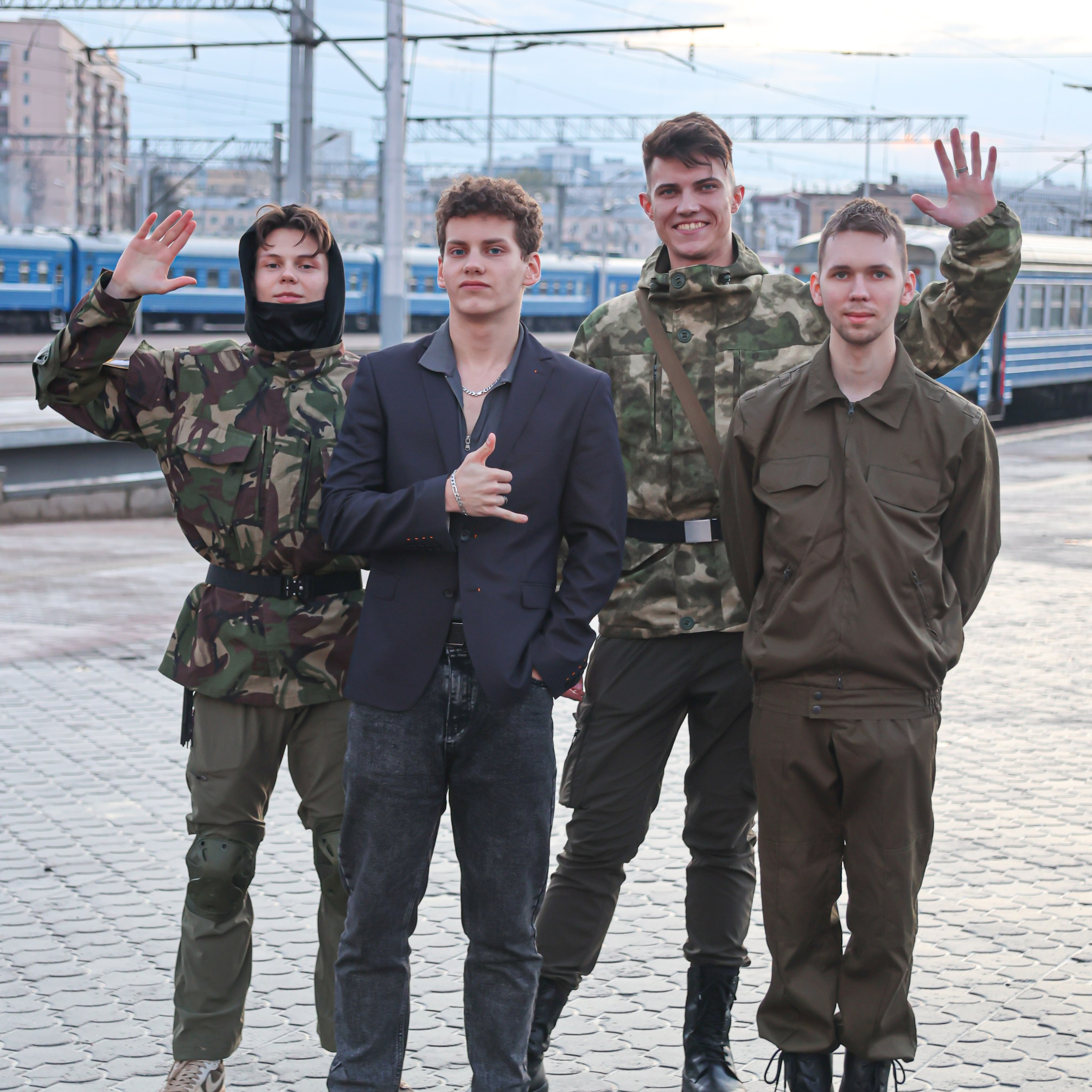 Отправление в ж/д поездку (military)
