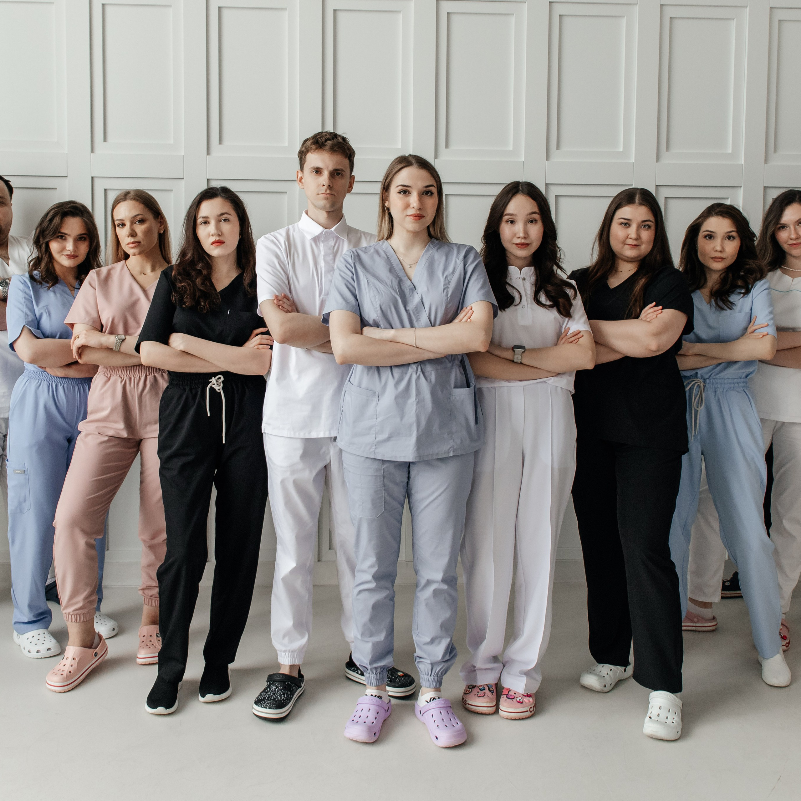 Выпускники врачи