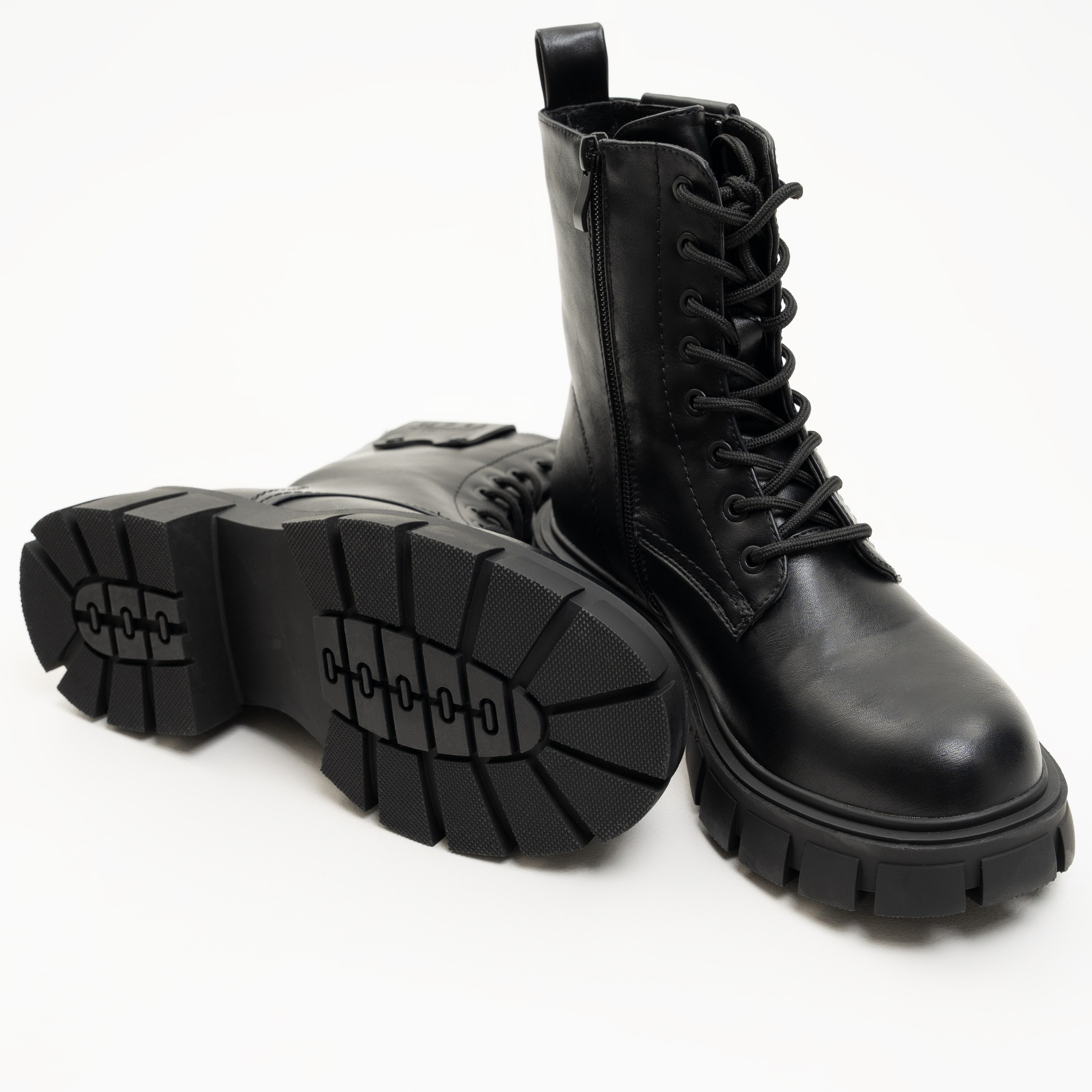 Обувь. Индивидуальные, предметные и сборные съемки в Санкт-Петербурге Okhman.studio