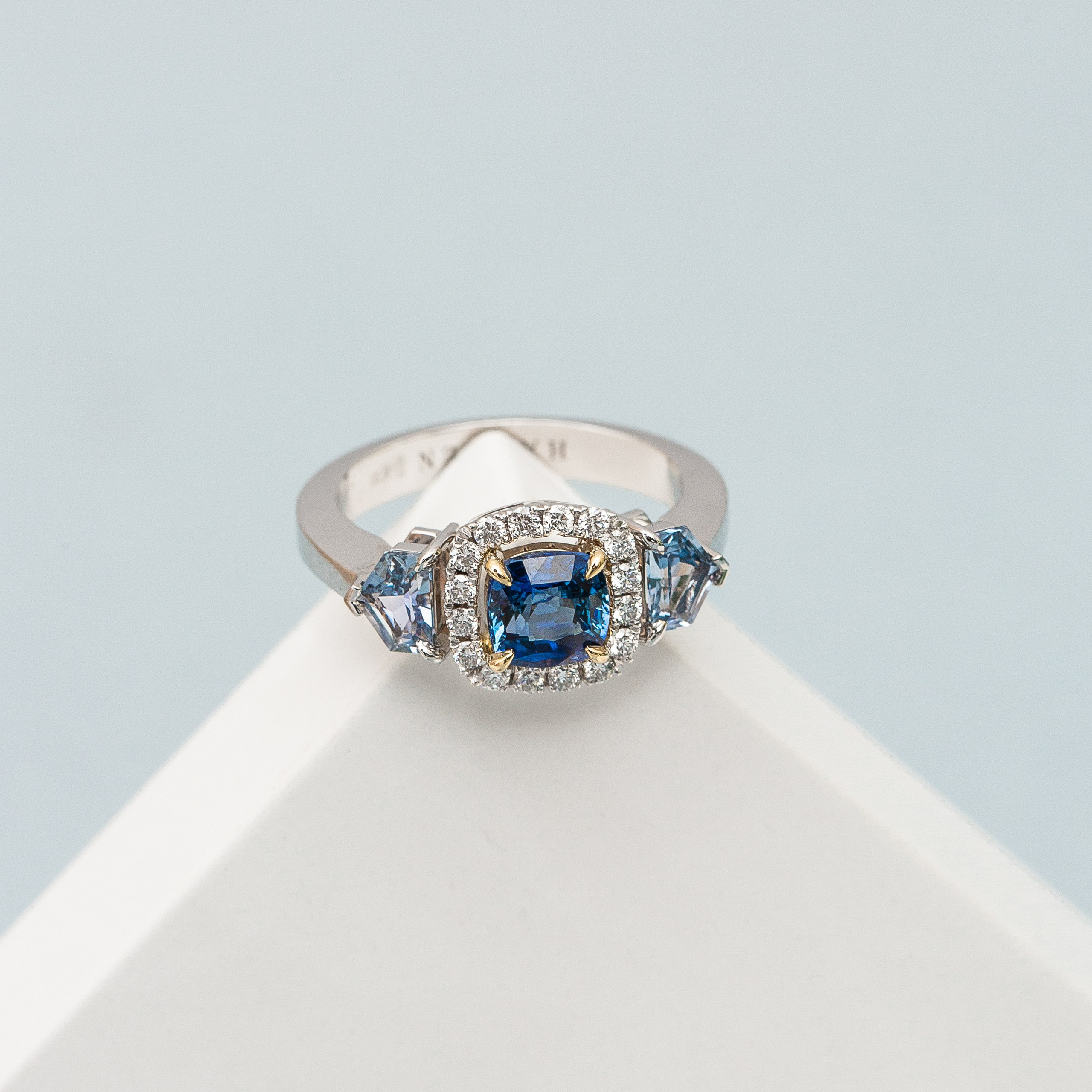 Индивидуальные съемки ювелирных украшений. Индивидуальные, предметные и сборные съемки в Санкт-Петербурге Okhman.studio