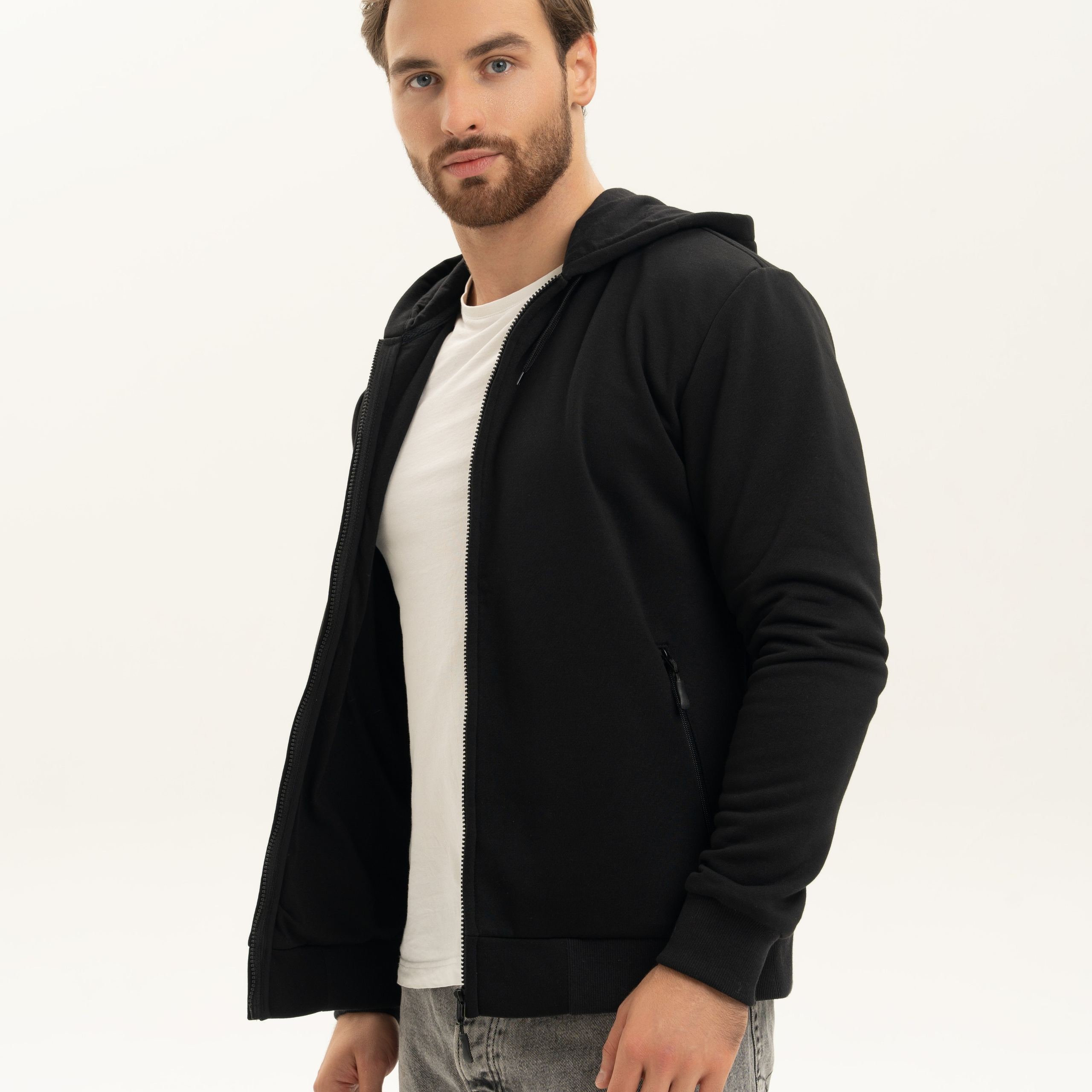 Одежда. Индивидуальные, предметные и сборные съемки в Санкт-Петербурге Okhman.studio