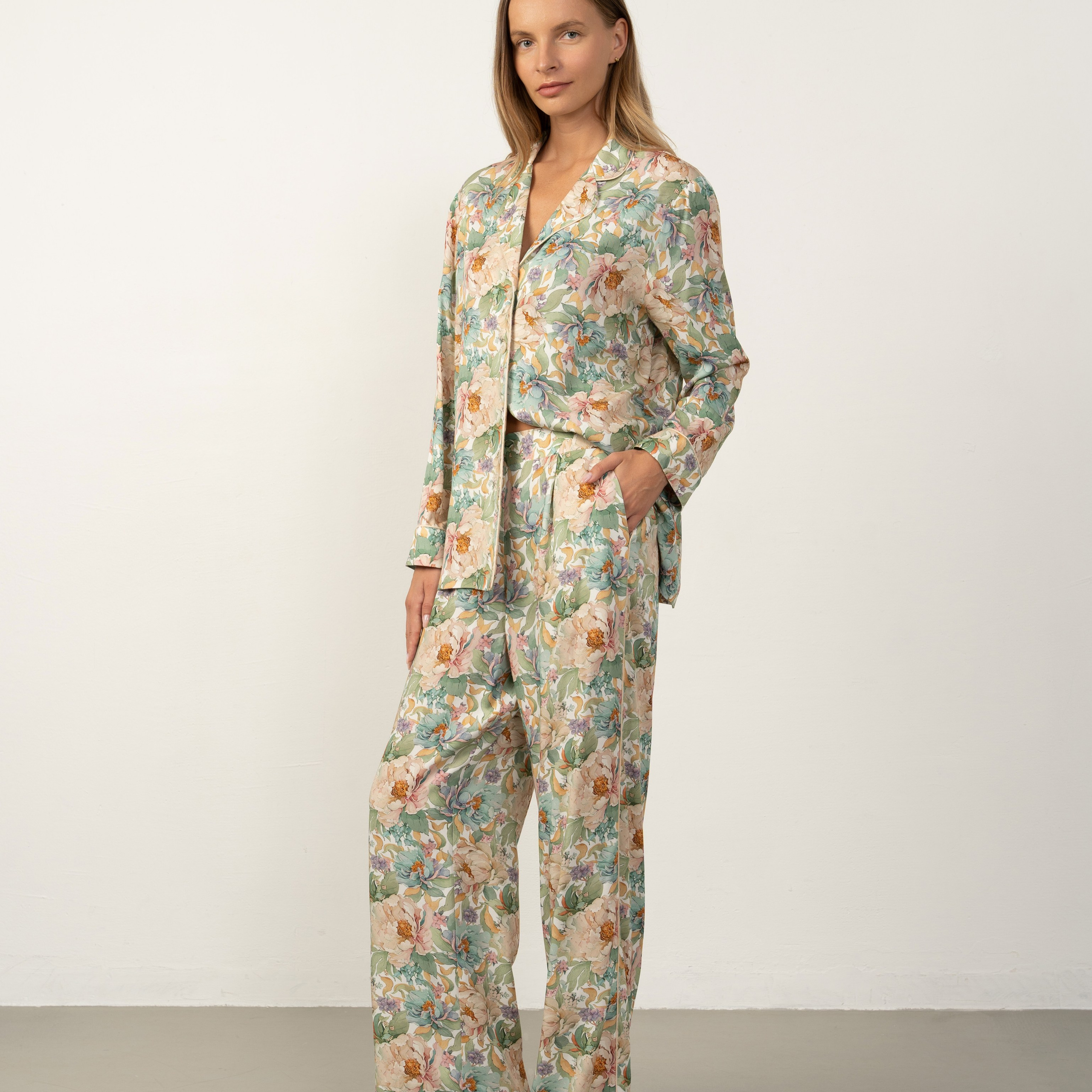 Одежда. Индивидуальные, предметные и сборные съемки в Санкт-Петербурге Okhman.studio