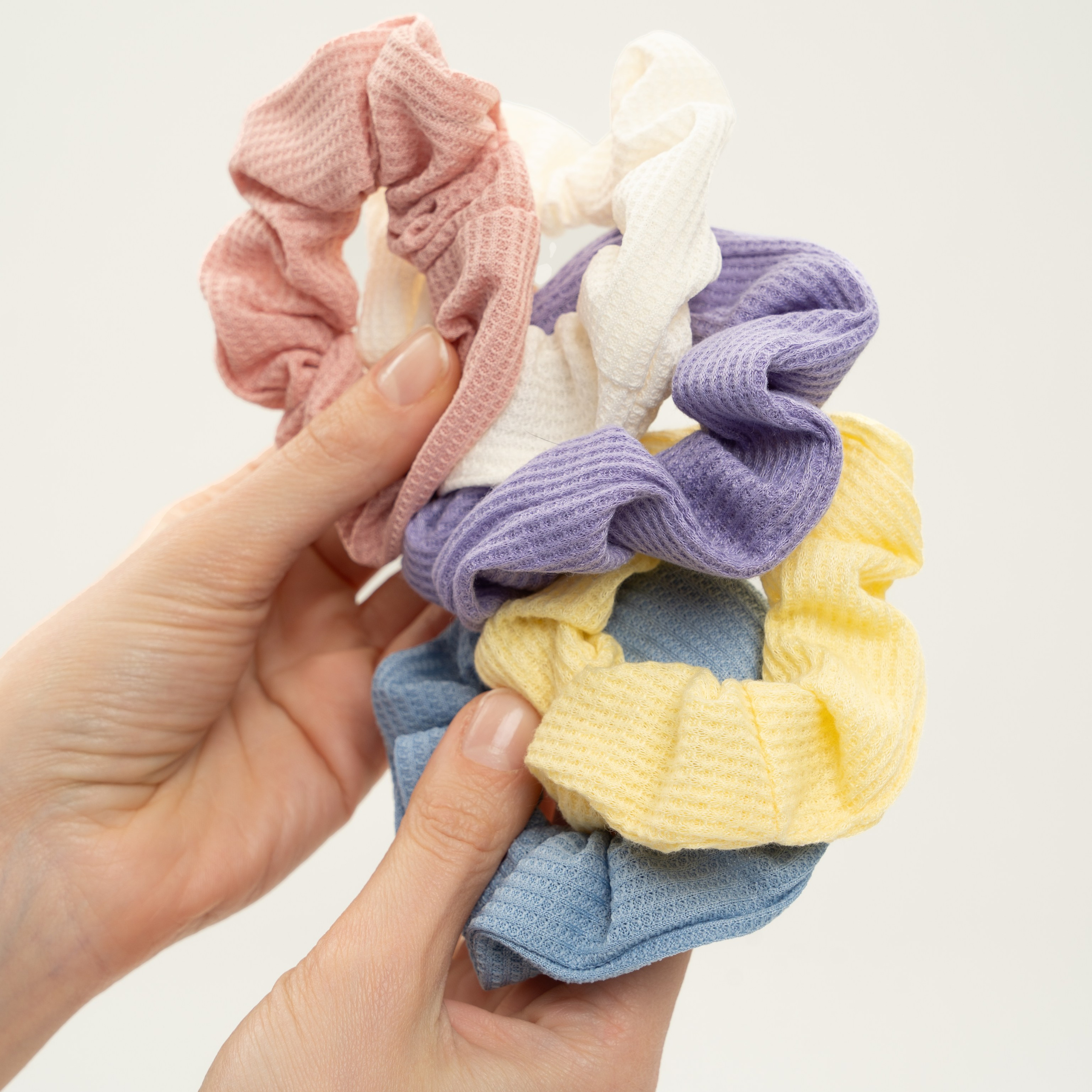 Украшения и аксессуары. Индивидуальные, предметные и сборные съемки в Санкт-Петербурге Okhman.studio