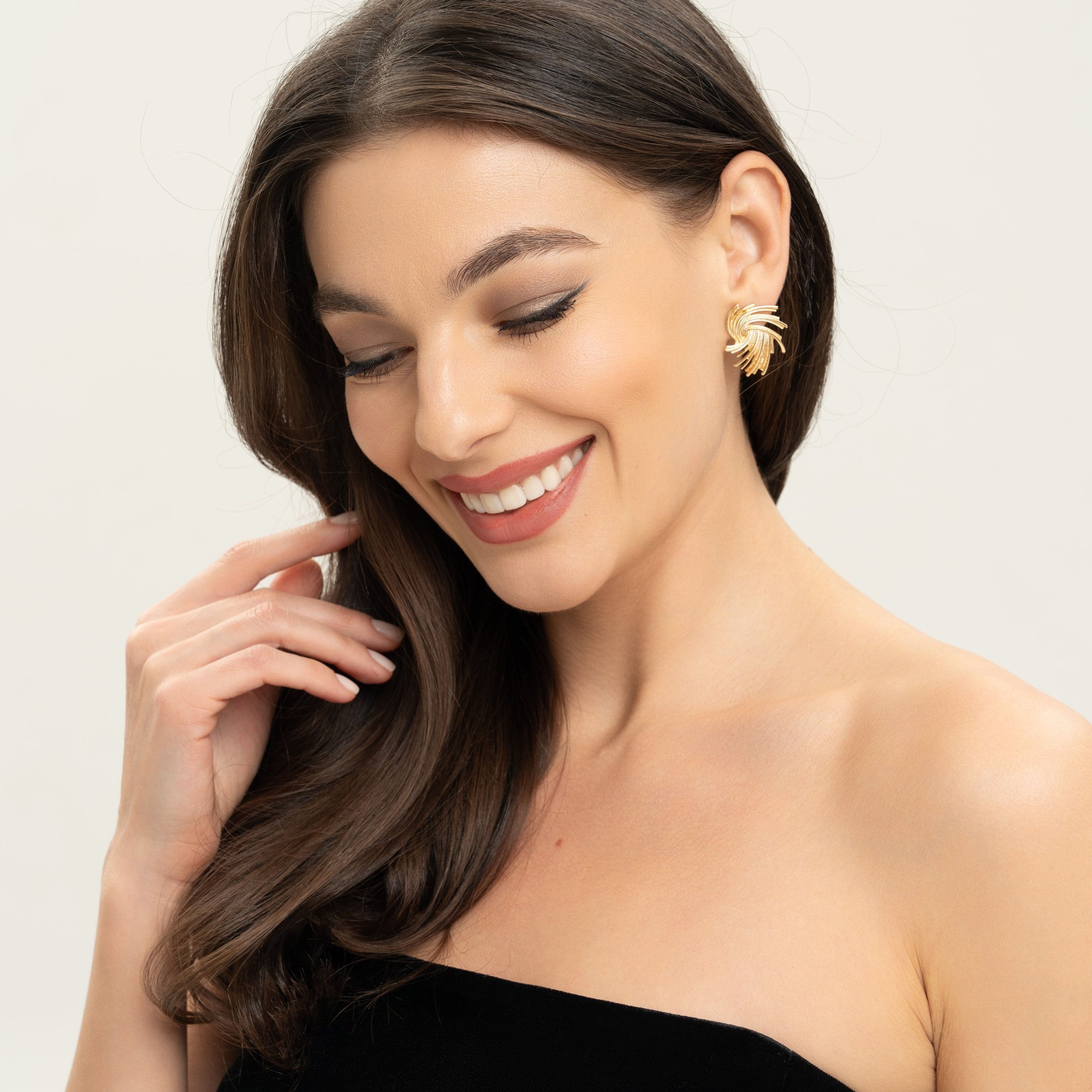 Украшения и аксессуары. Индивидуальные, предметные и сборные съемки в Санкт-Петербурге Okhman.studio