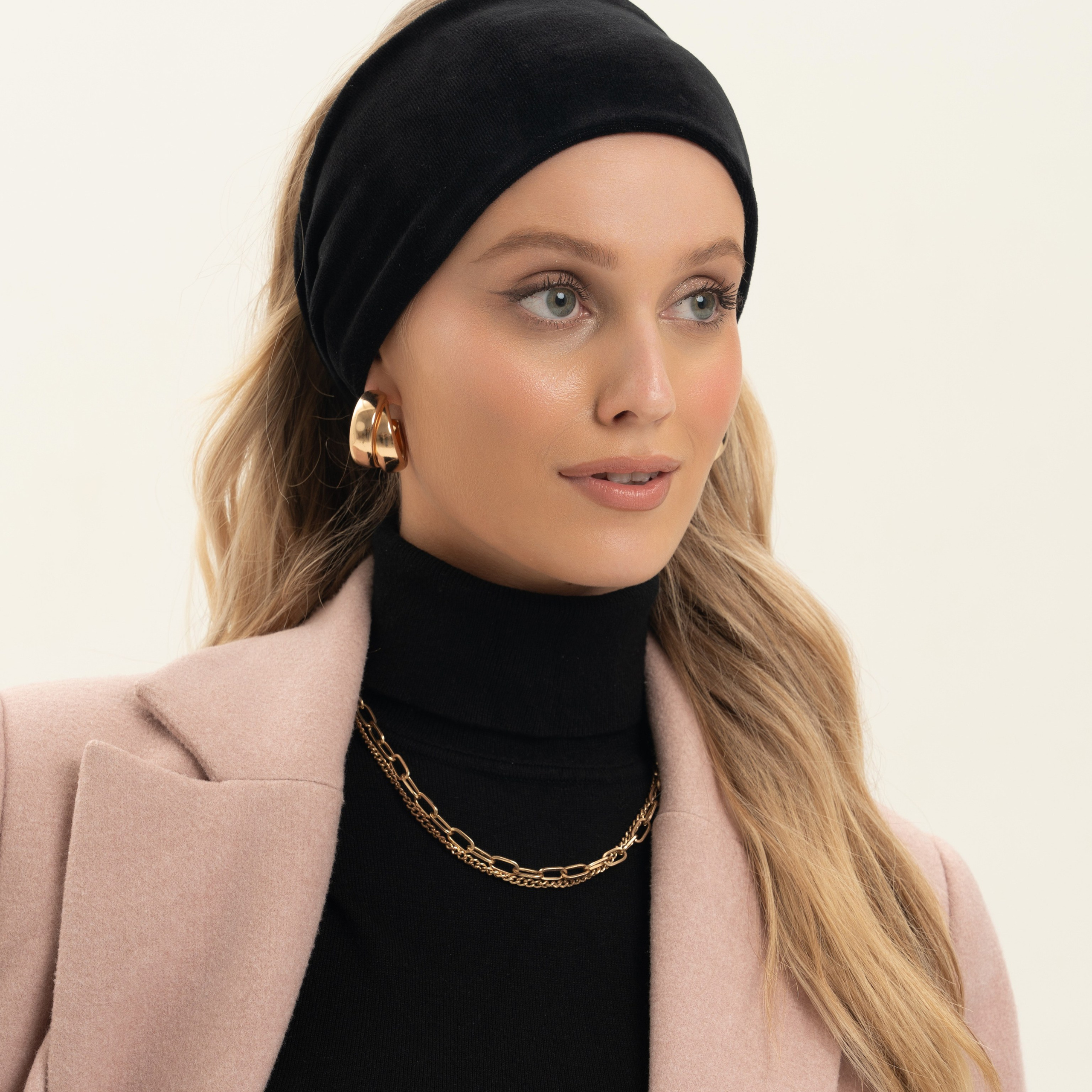 Украшения и аксессуары. Индивидуальные, предметные и сборные съемки в Санкт-Петербурге Okhman.studio