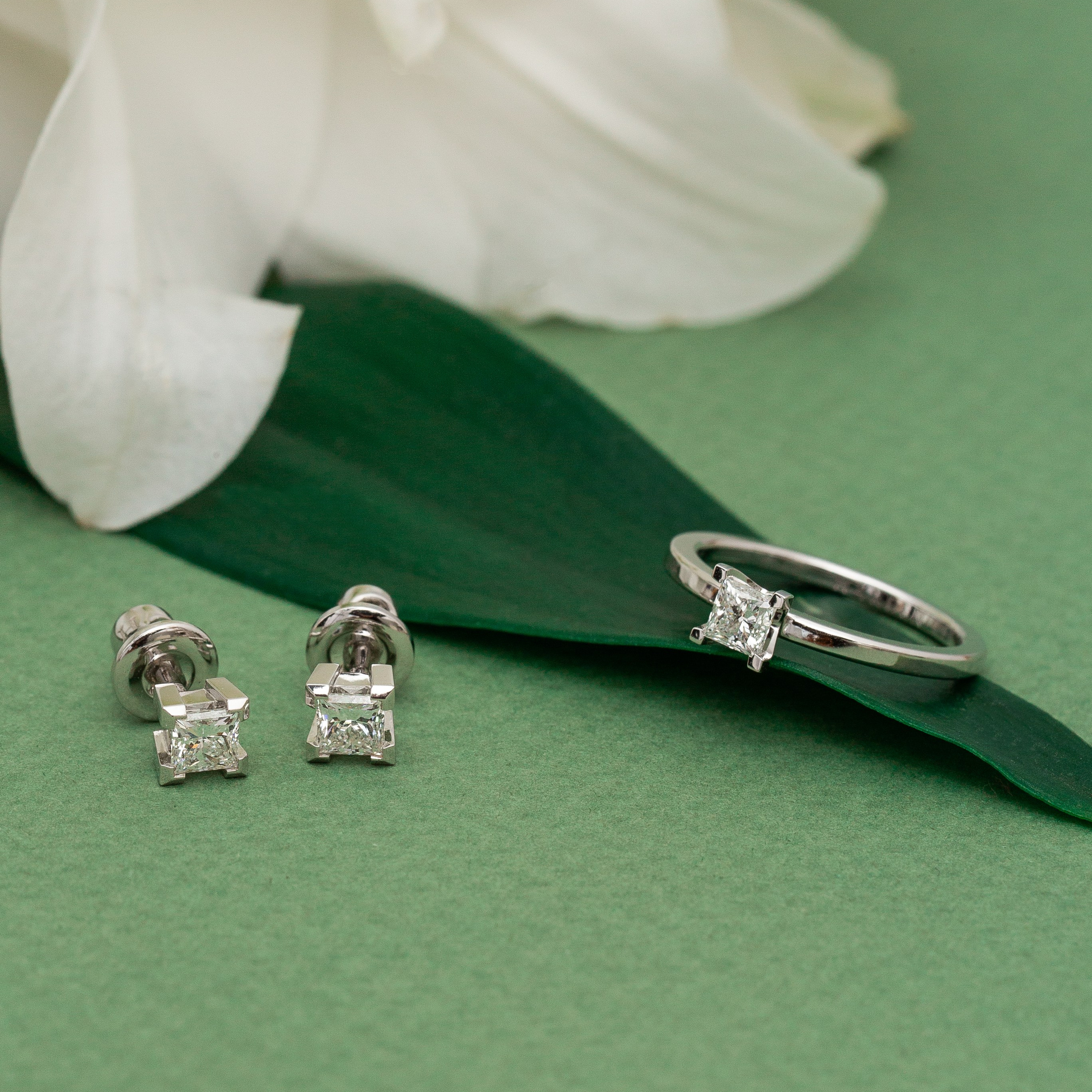 Индивидуальные съемки ювелирных украшений. Индивидуальные, предметные и сборные съемки в Санкт-Петербурге Okhman.studio