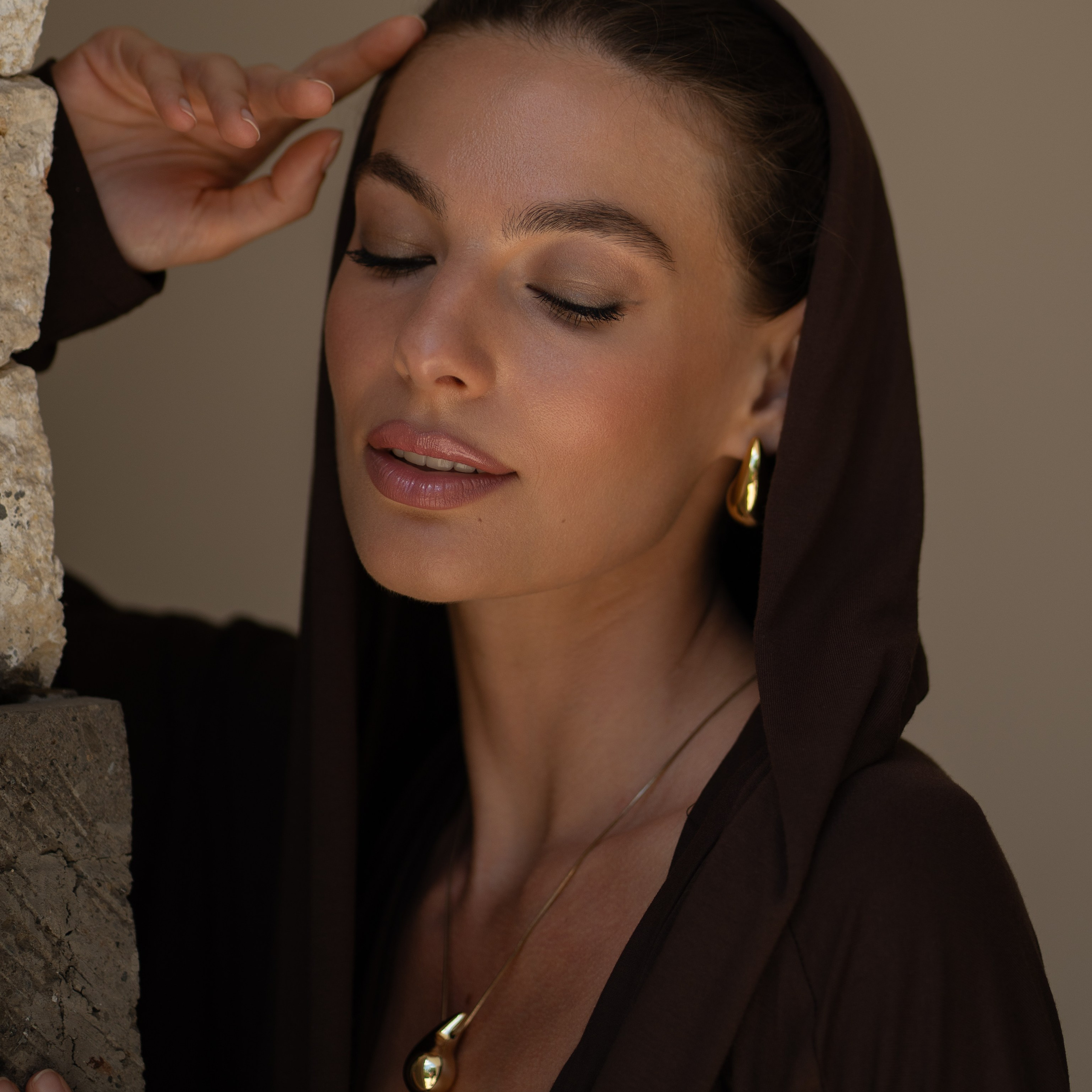 Съемка на улице. Индивидуальные, предметные и сборные съемки в Санкт-Петербурге Okhman.studio