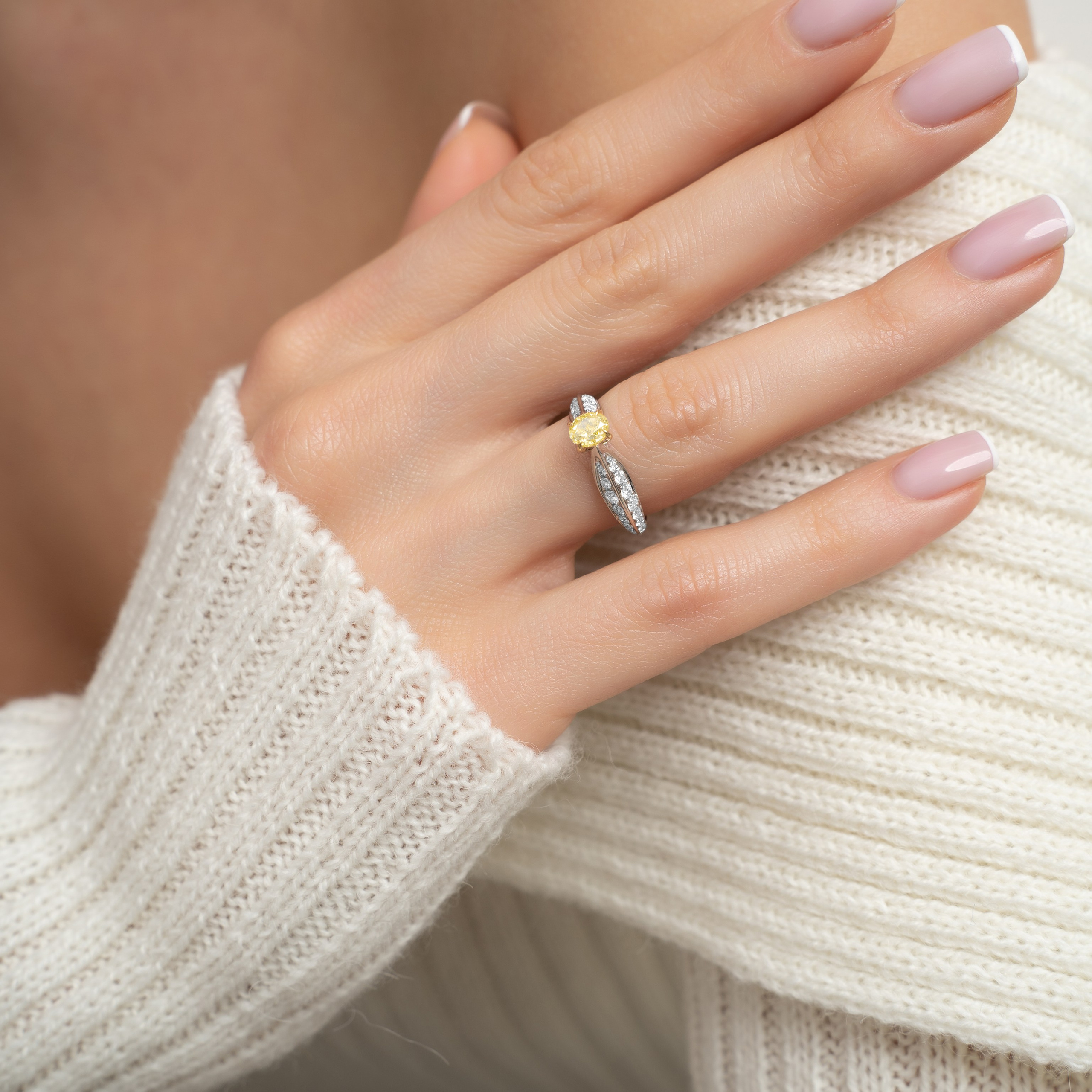 Индивидуальные съемки ювелирных украшений. Индивидуальные, предметные и сборные съемки в Санкт-Петербурге Okhman.studio