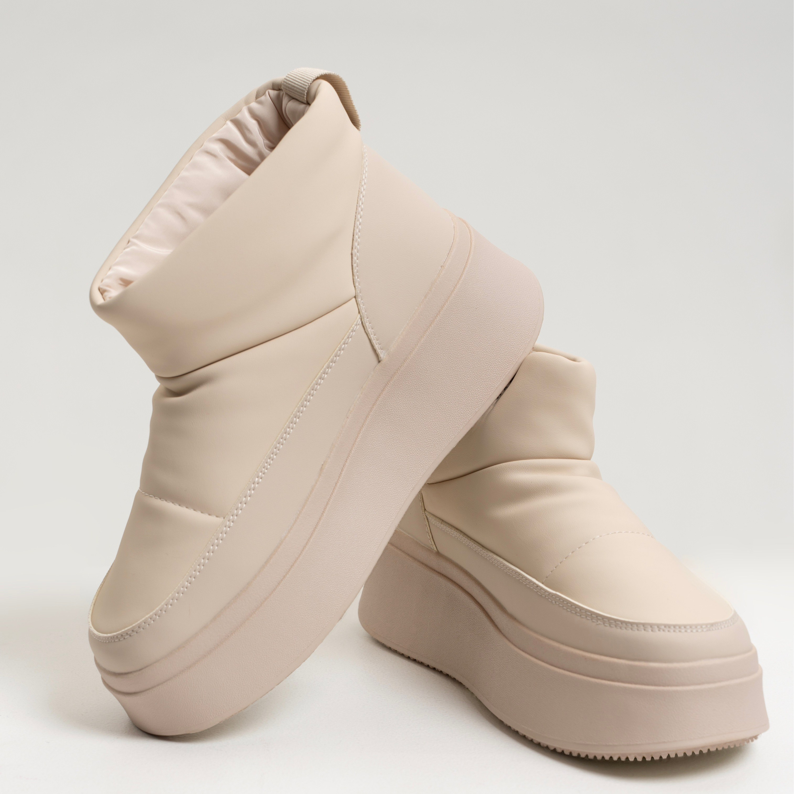 Обувь. Индивидуальные, предметные и сборные съемки в Санкт-Петербурге Okhman.studio