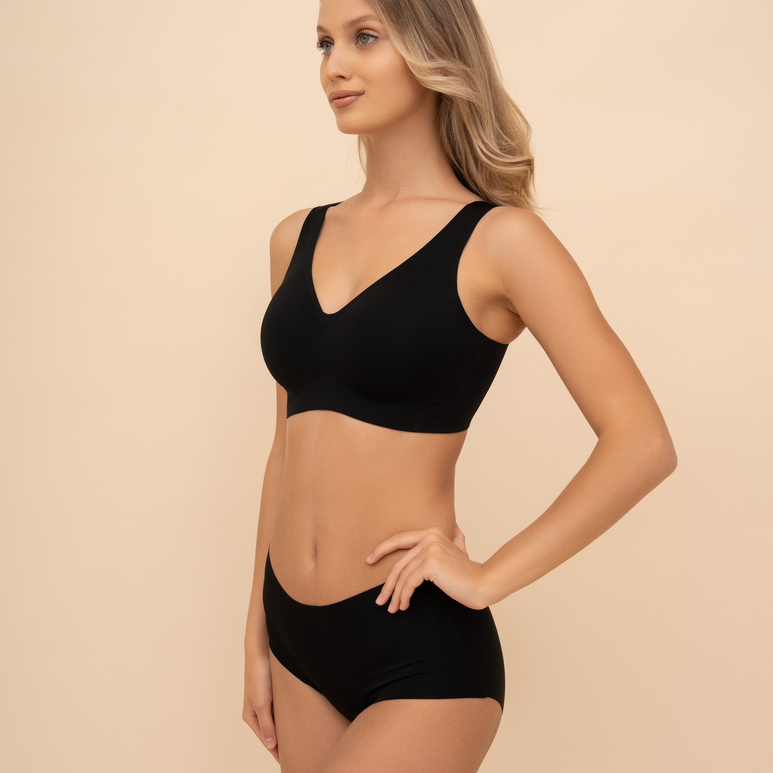 Белье, купальники и боди. Индивидуальные, предметные и сборные съемки в Санкт-Петербурге Okhman.studio