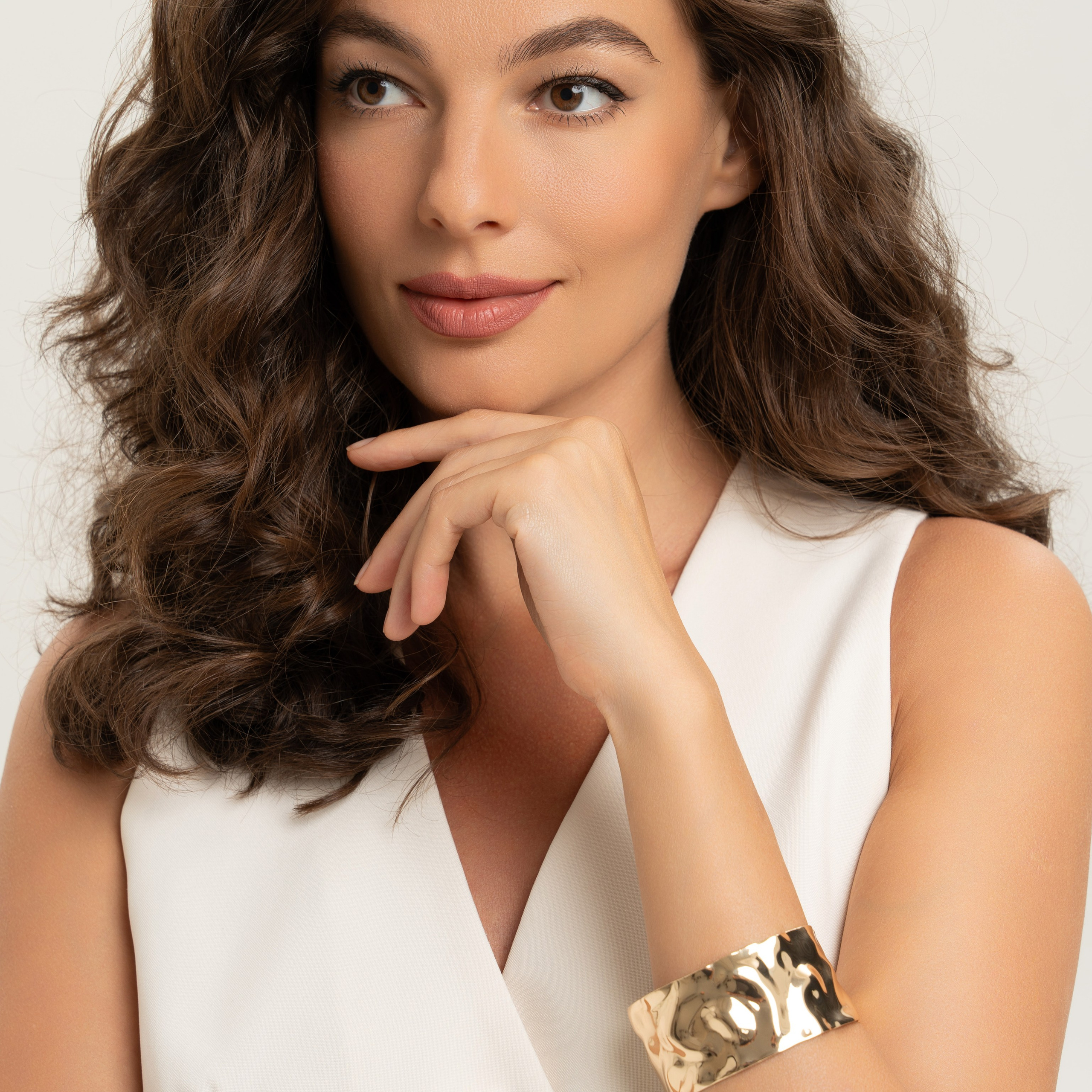 Украшения и аксессуары. Индивидуальные, предметные и сборные съемки в Санкт-Петербурге Okhman.studio