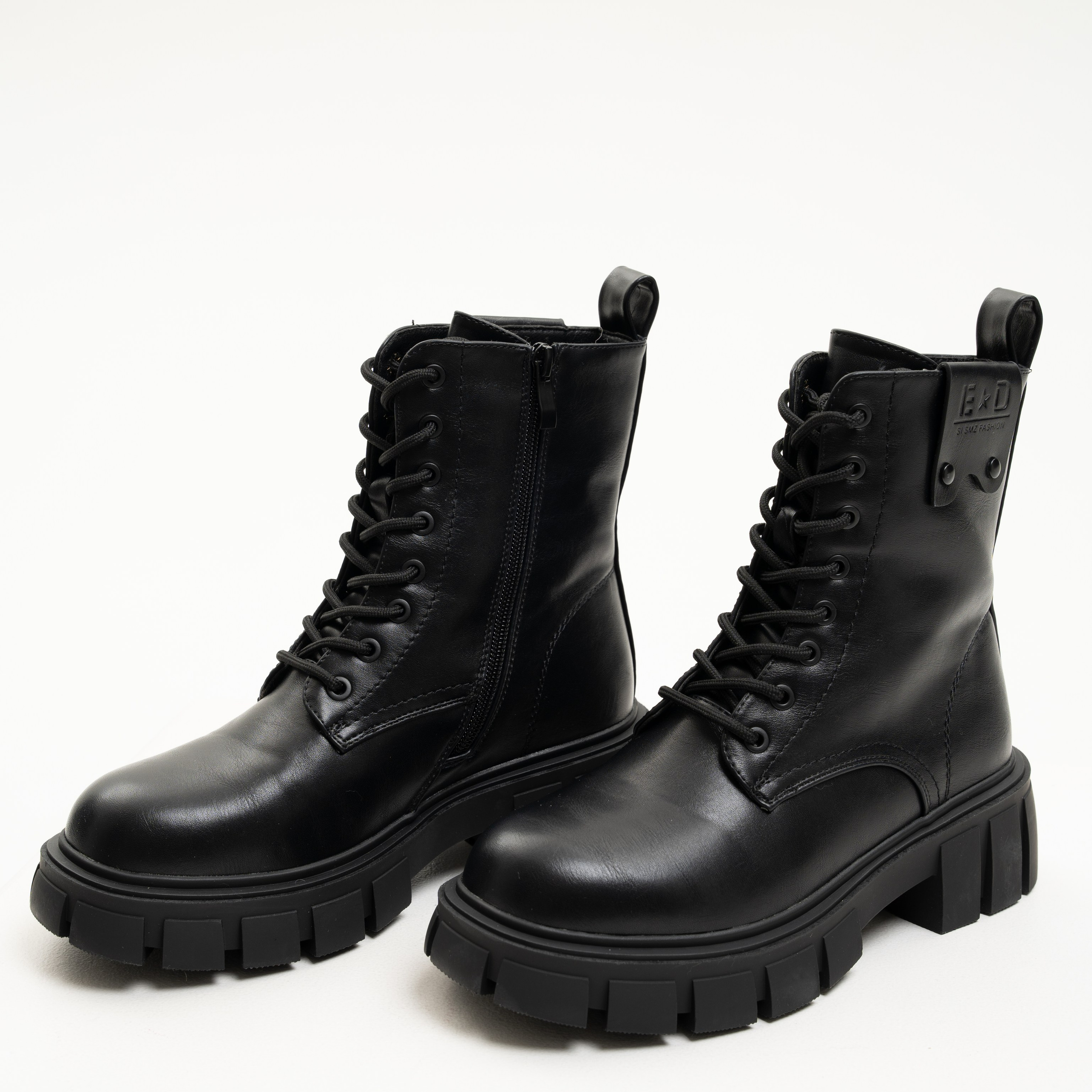 Обувь. Индивидуальные, предметные и сборные съемки в Санкт-Петербурге Okhman.studio