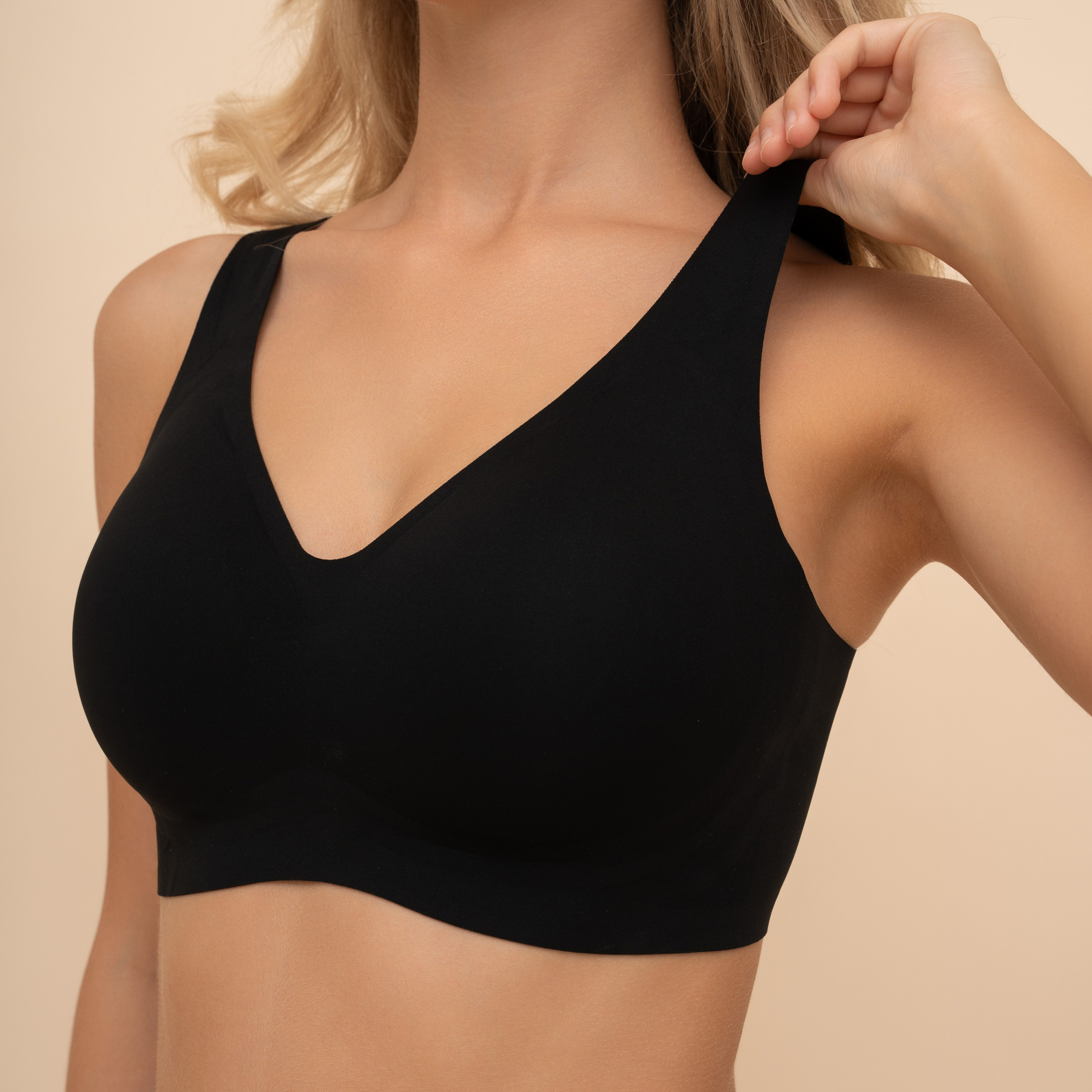 Белье, купальники и боди. Индивидуальные, предметные и сборные съемки в Санкт-Петербурге Okhman.studio