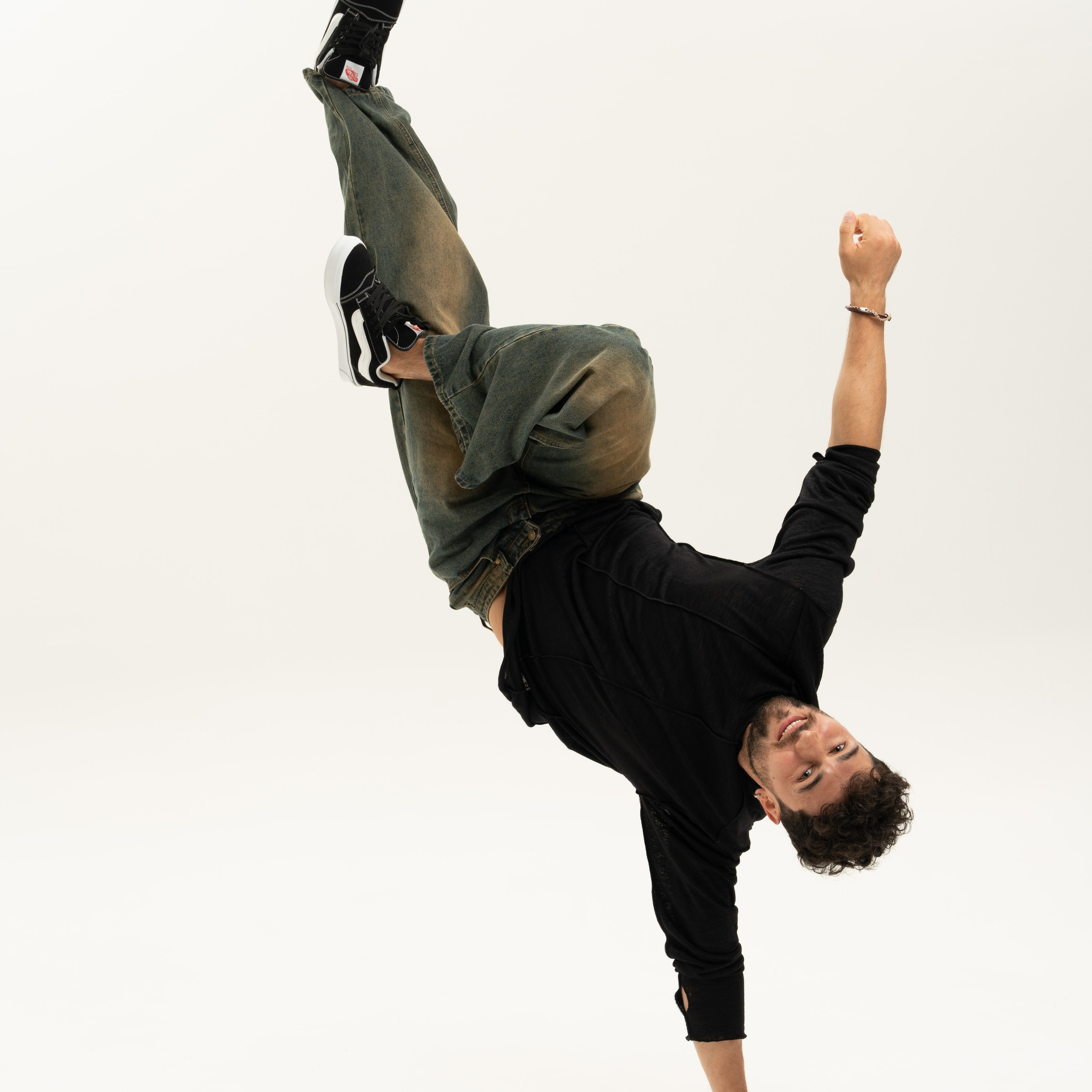 Одежда. Индивидуальные, предметные и сборные съемки в Санкт-Петербурге Okhman.studio