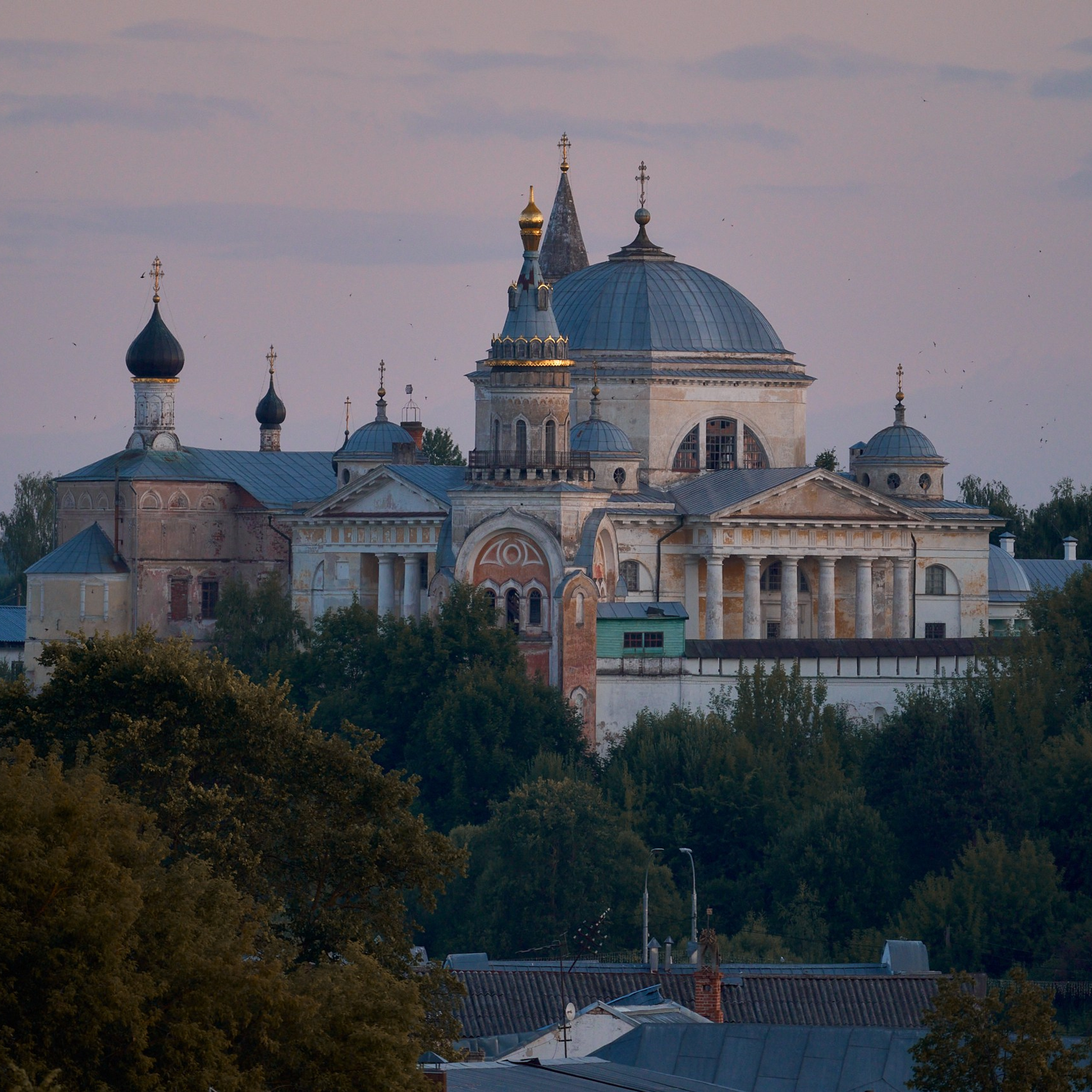 Серия закатных снимков доминант Торжка