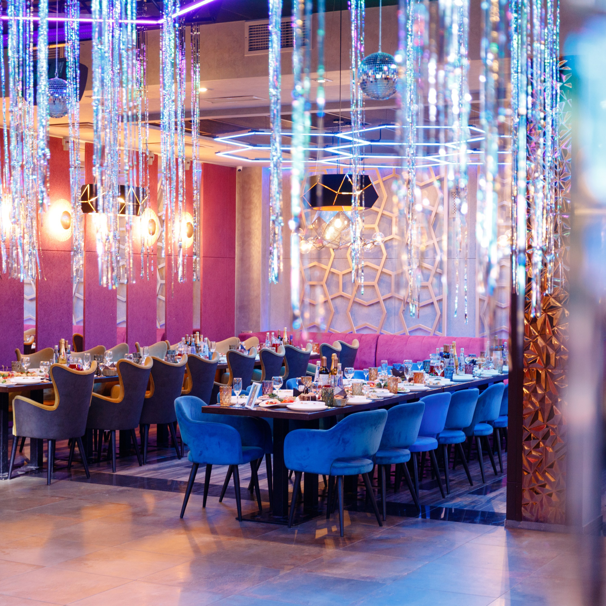 Новогодняя вечеринка в стиле 90-х для компании СПГ. Event-агентство «Апельсин» Ижевск