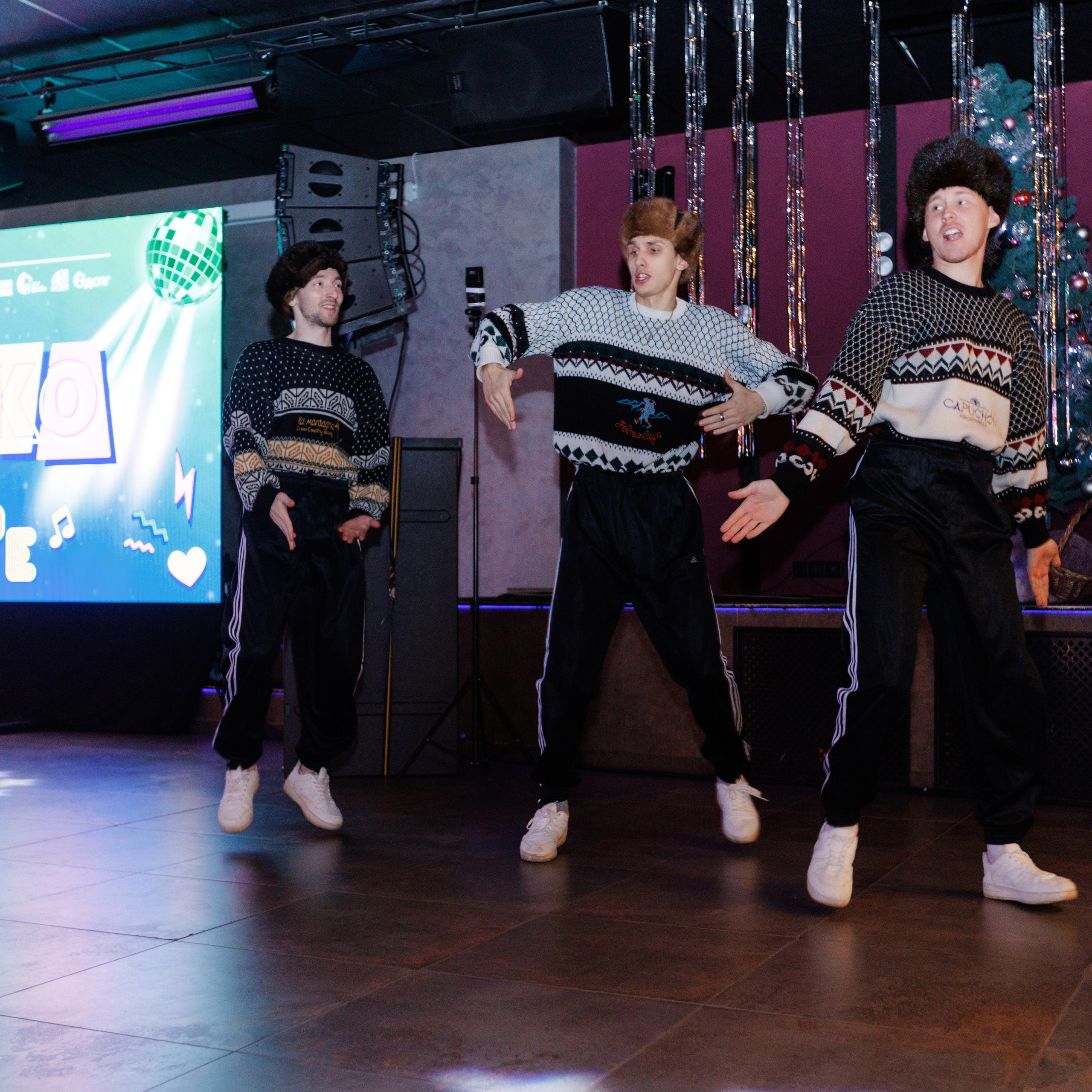 Новогодняя вечеринка в стиле 90-х для компании СПГ. Event-агентство «Апельсин» Ижевск