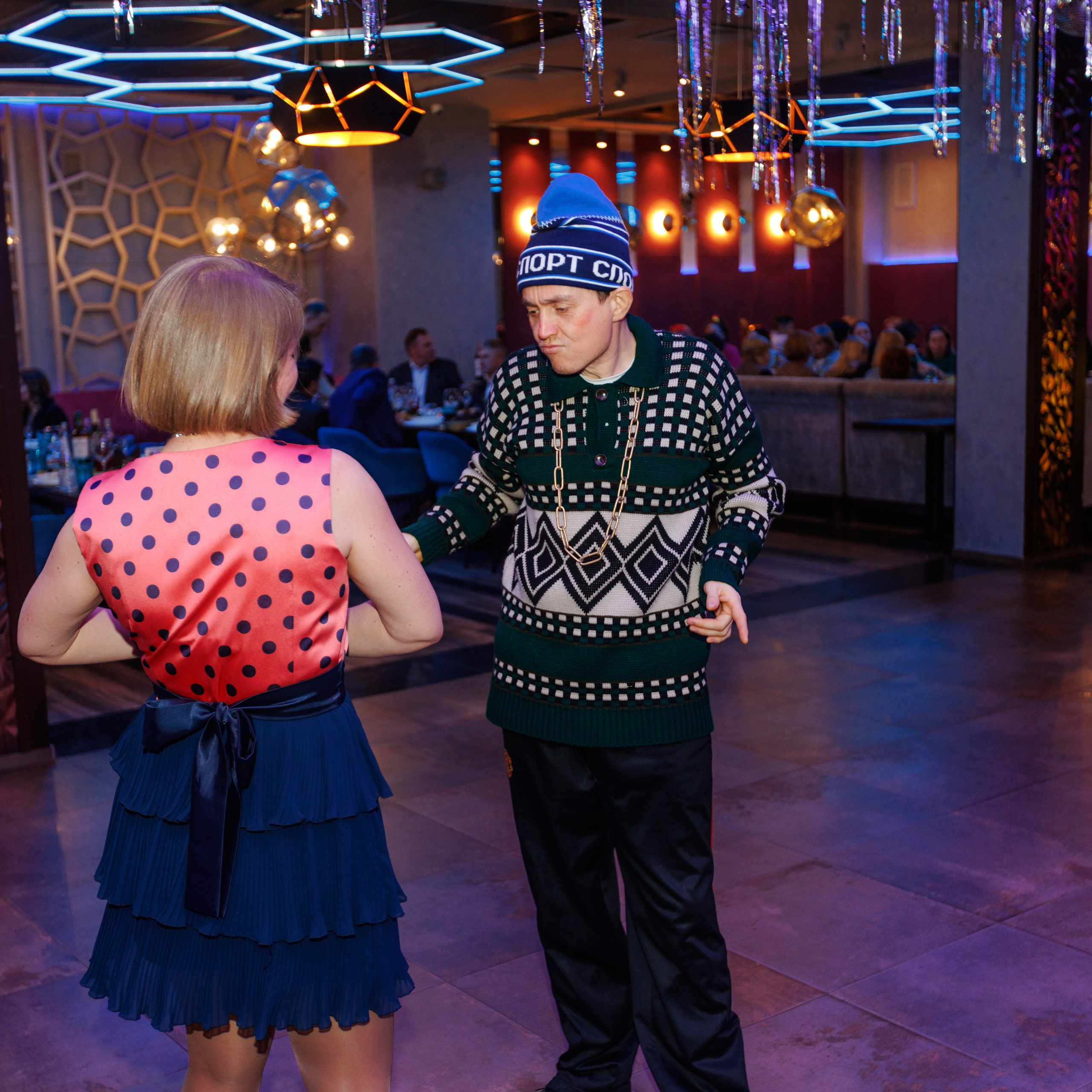 Новогодняя вечеринка в стиле 90-х для компании СПГ. Event-агентство «Апельсин» Ижевск