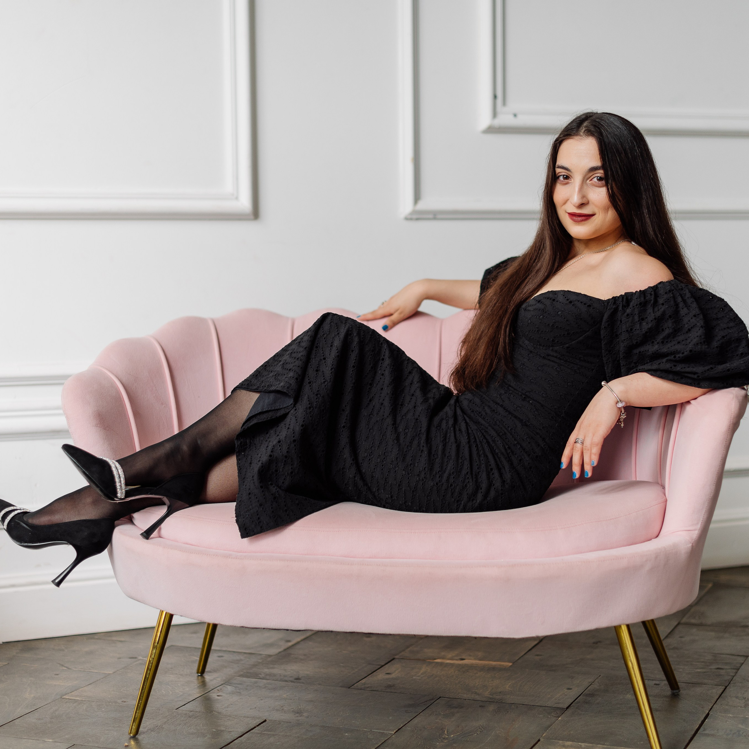 Индивидуальная фотосессия в студии для Аллы