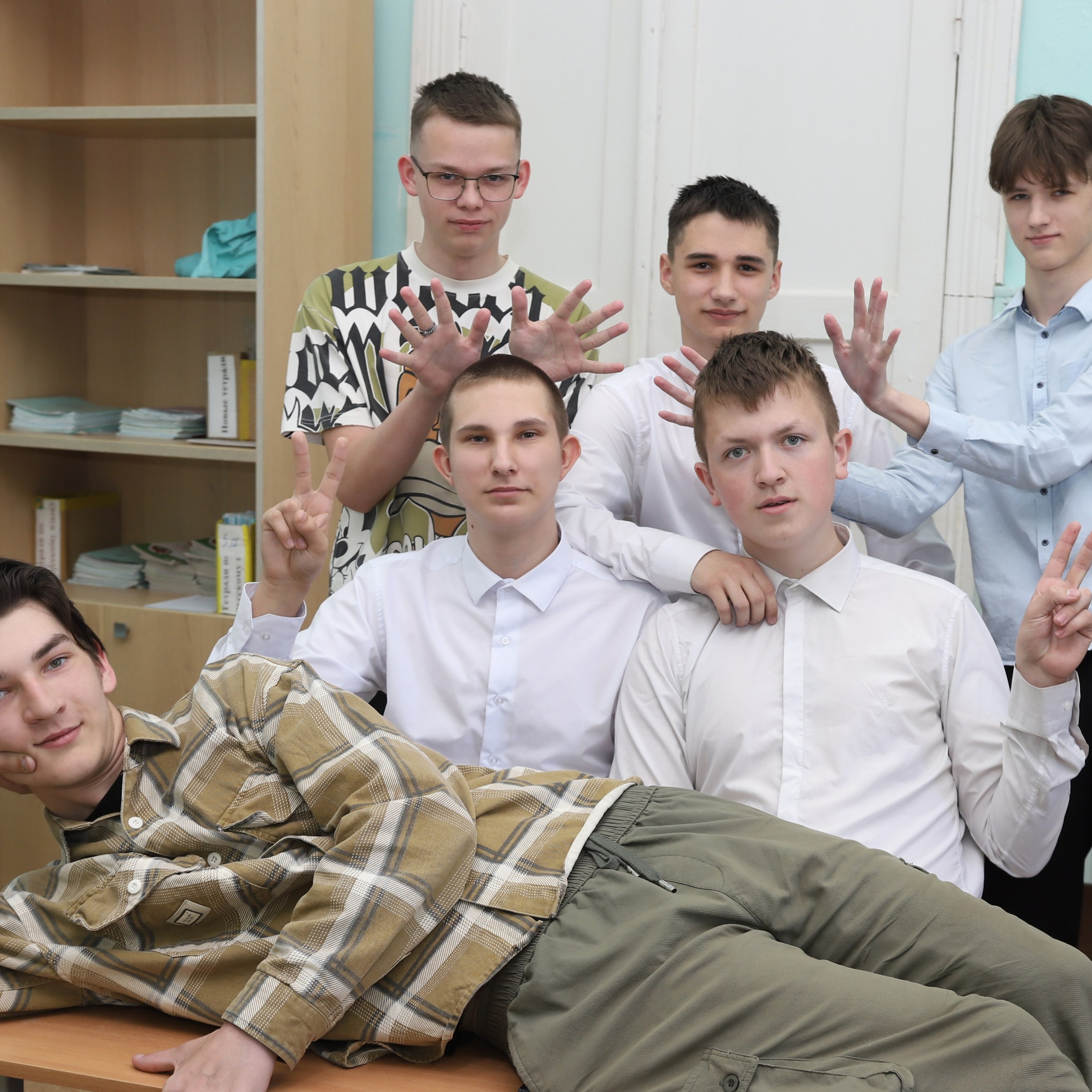 Старшие классы. Выпускные фотоальбомы для детских садов и школ от Елены Пушкаревой.г.Воткинск