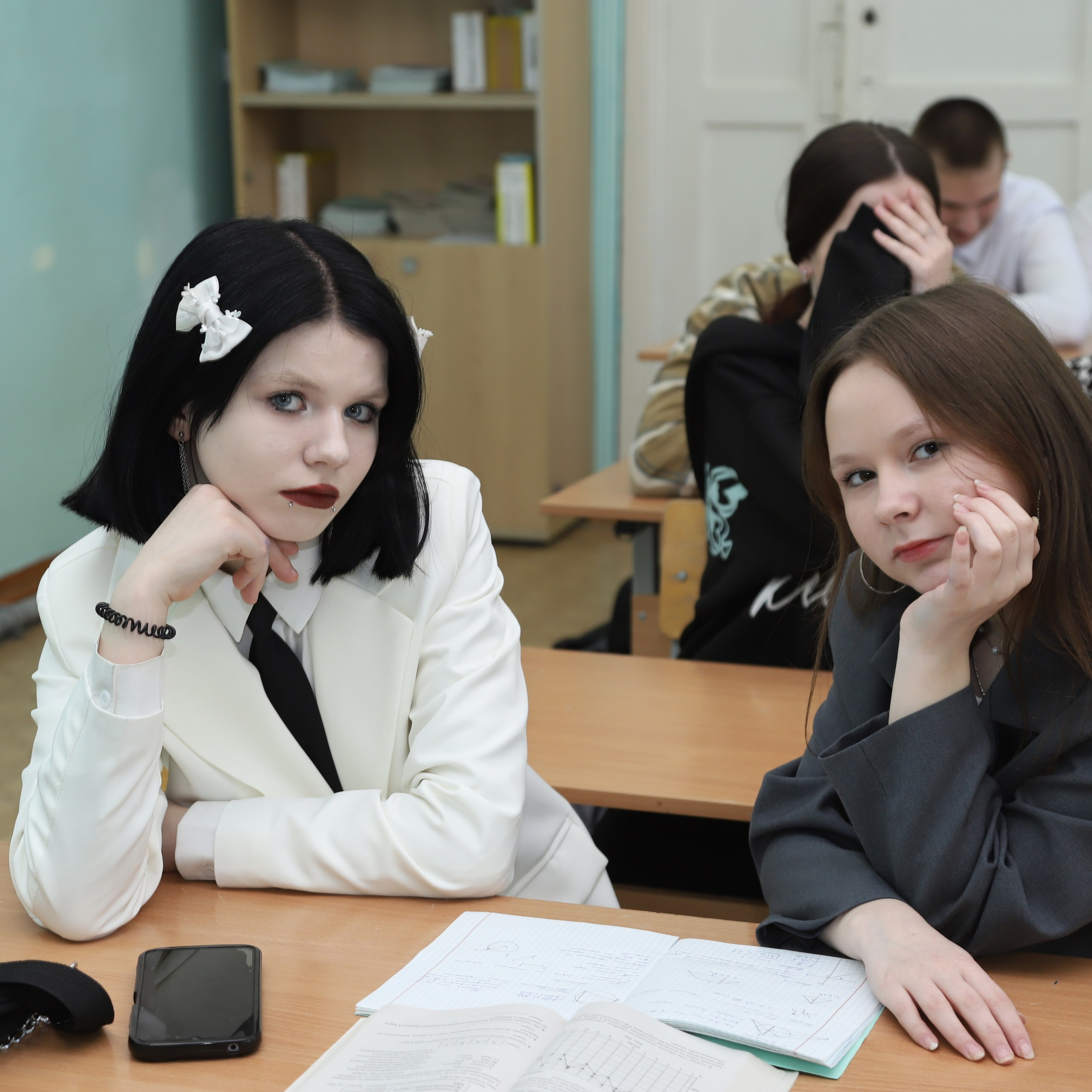 Старшие классы. Выпускные фотоальбомы для детских садов и школ от Елены Пушкаревой.г.Воткинск