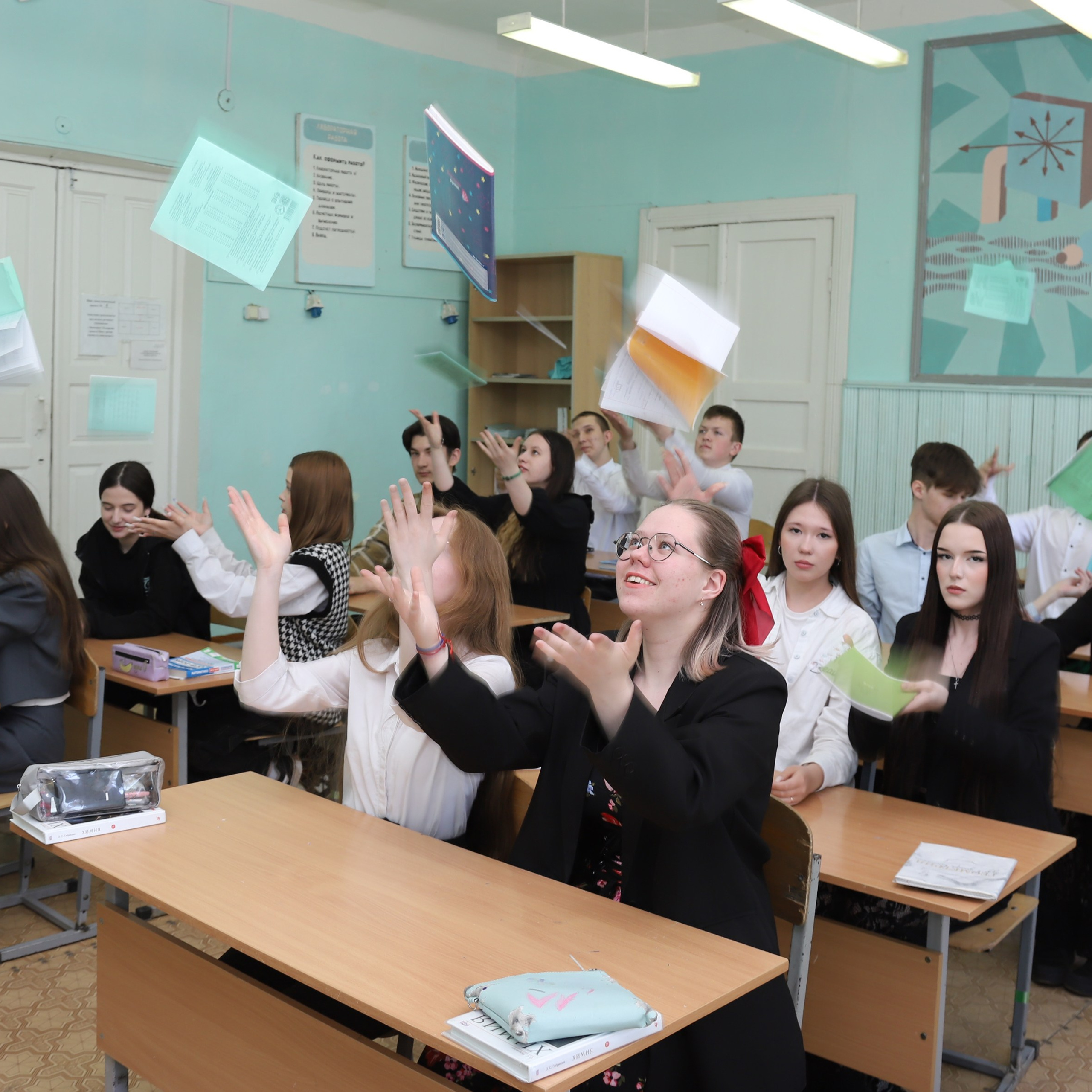 Старшие классы. Выпускные фотоальбомы для детских садов и школ от Елены Пушкаревой.г.Воткинск