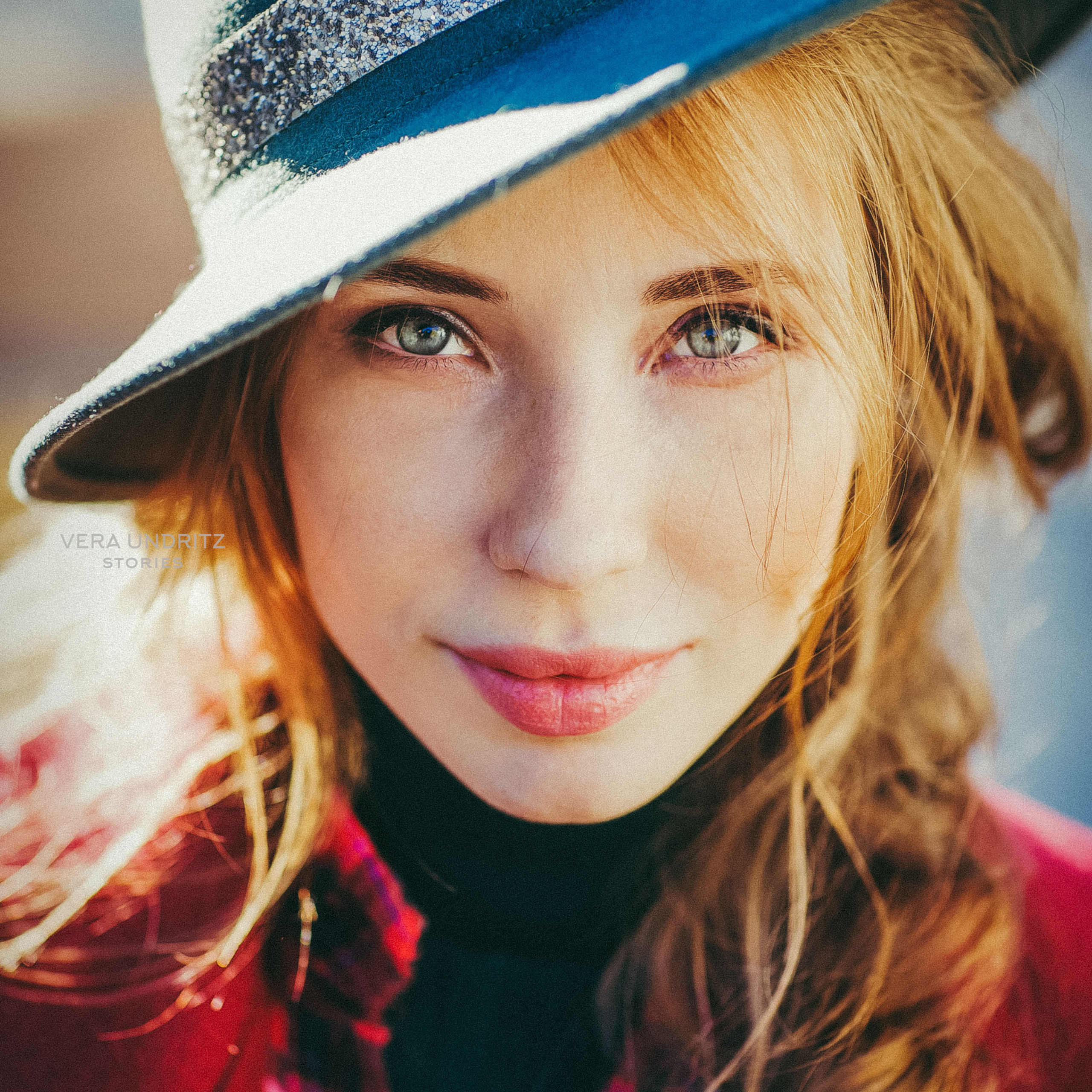 Реклама французского бренда шляп Catherine Chapeaute.