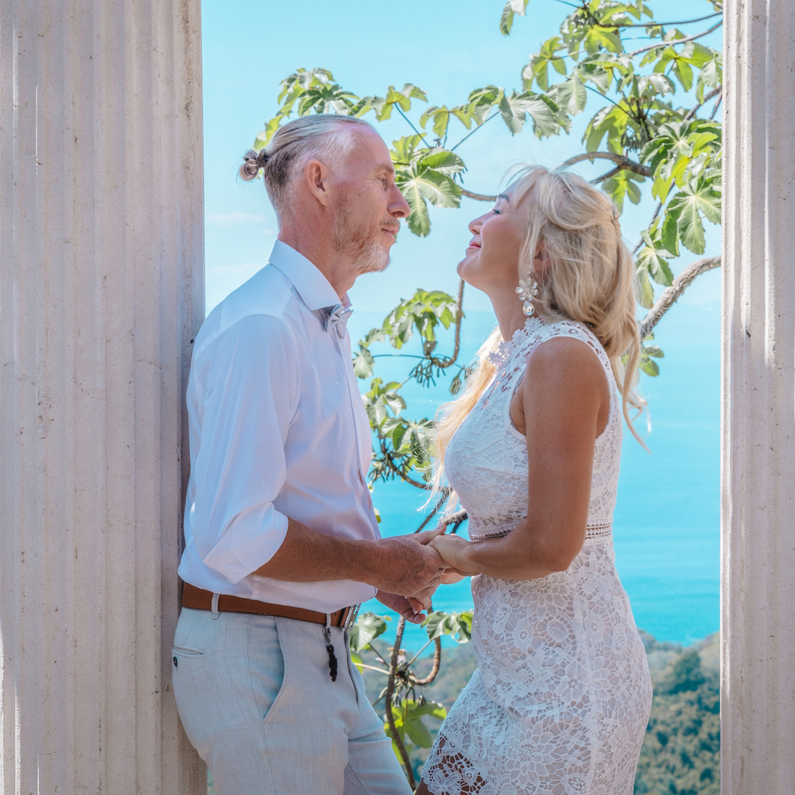 Wedding day. Family, portrait, content photo in Costa Rica Evgeniya Besprozvannykh