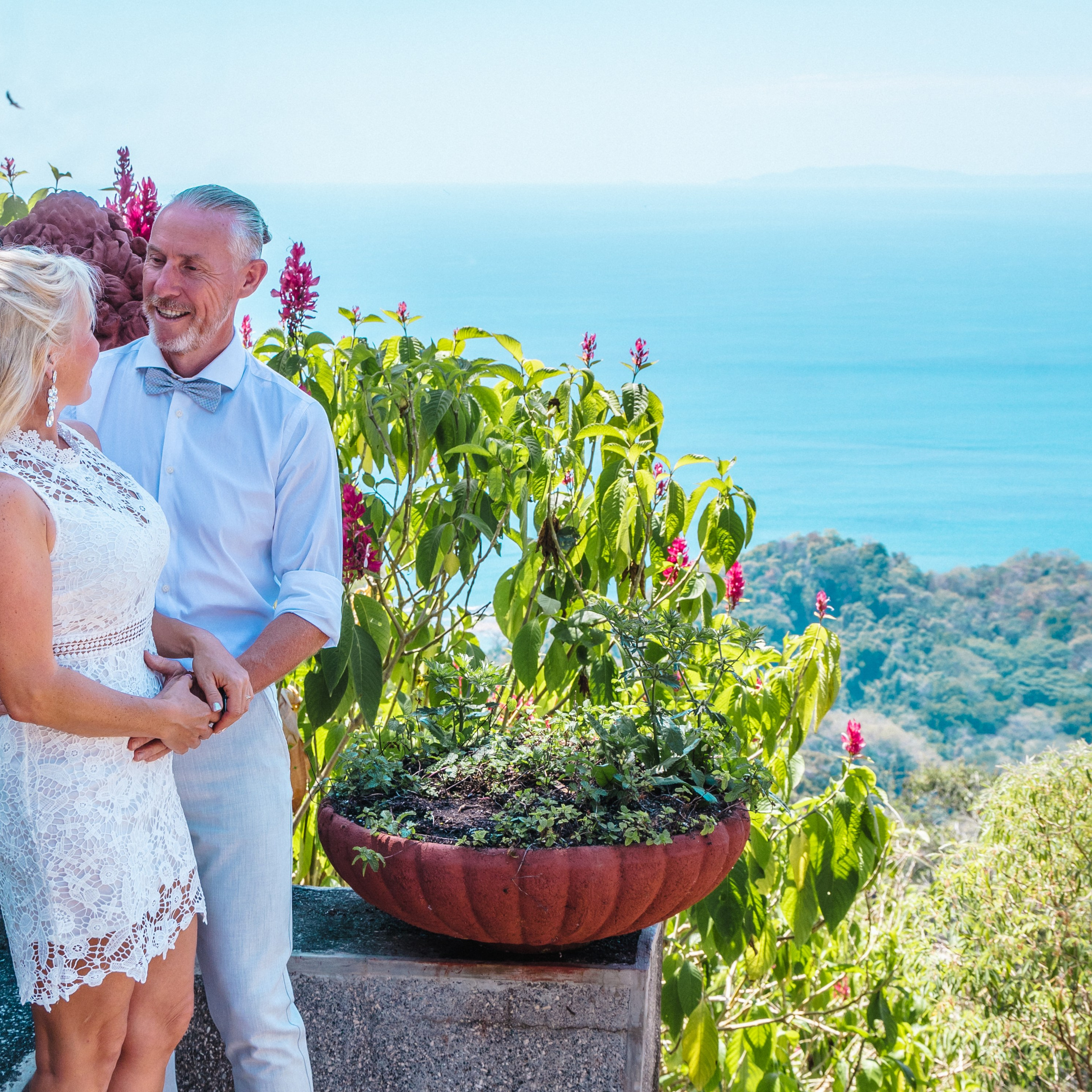 Wedding day. Family, portrait, content photo in Costa Rica Evgeniya Besprozvannykh