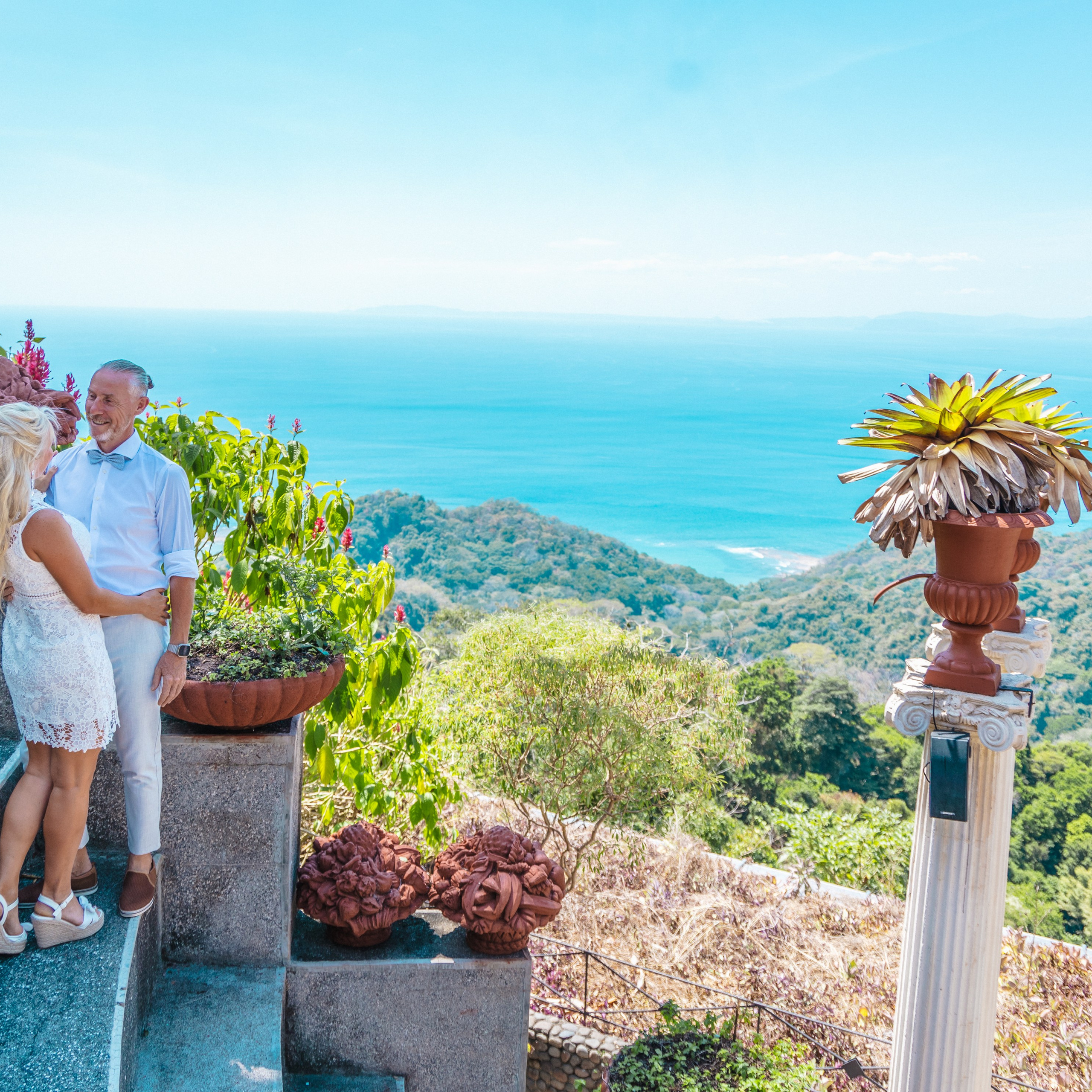 Wedding day. Family, portrait, content photo in Costa Rica Evgeniya Besprozvannykh