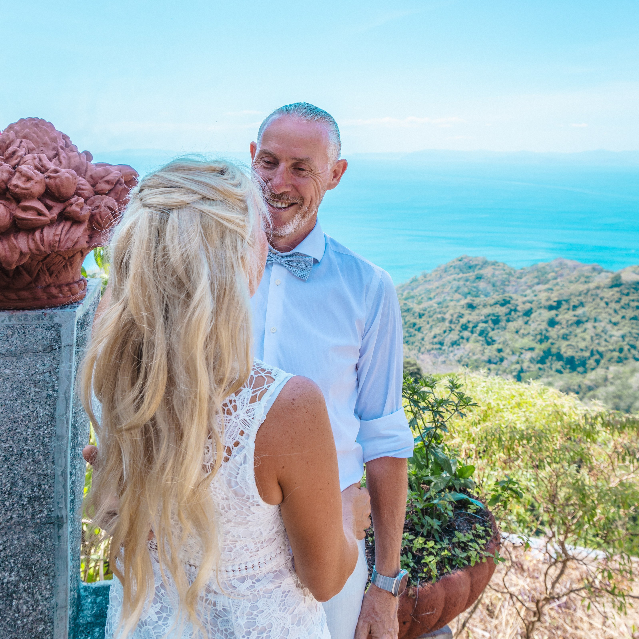 Wedding day. Family, portrait, content photo in Costa Rica Evgeniya Besprozvannykh