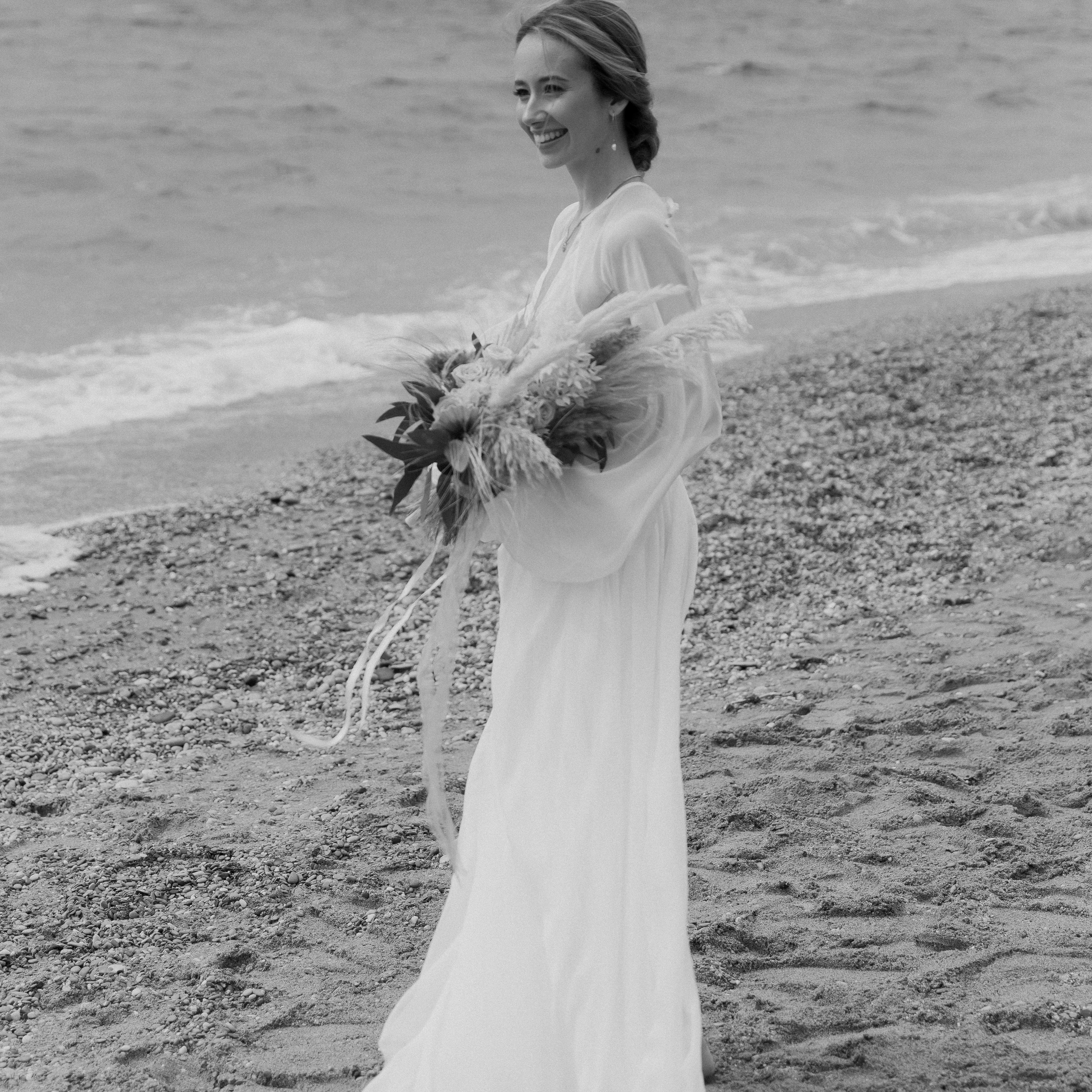 На берегу моря…