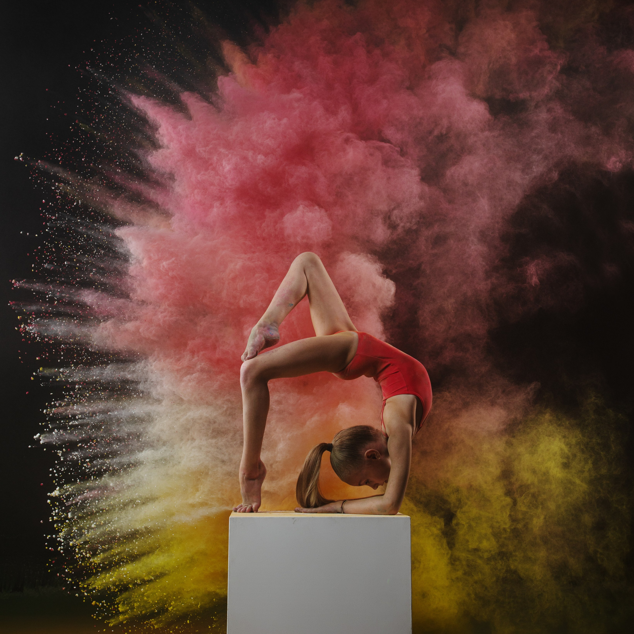 Клуб художественной гимнастики «Отрада». Съемка с мукой