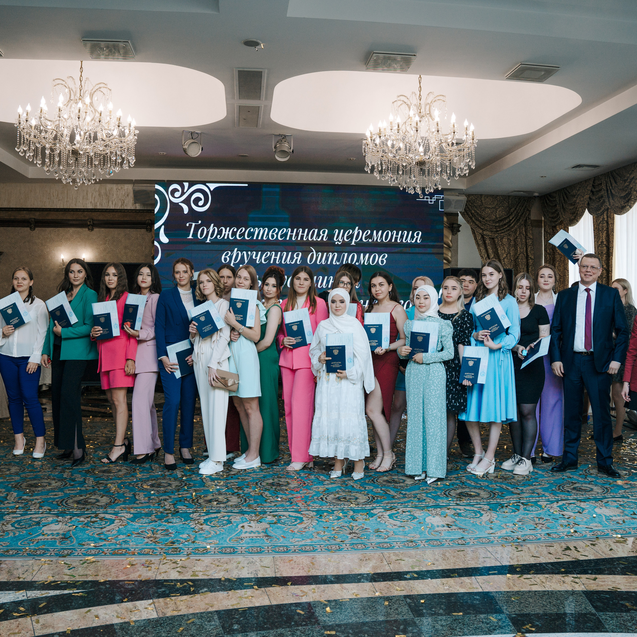 Вручение дипломов | Уральский мед. колледж. Ульяна Ремезова | Фотограф | Челябинск
