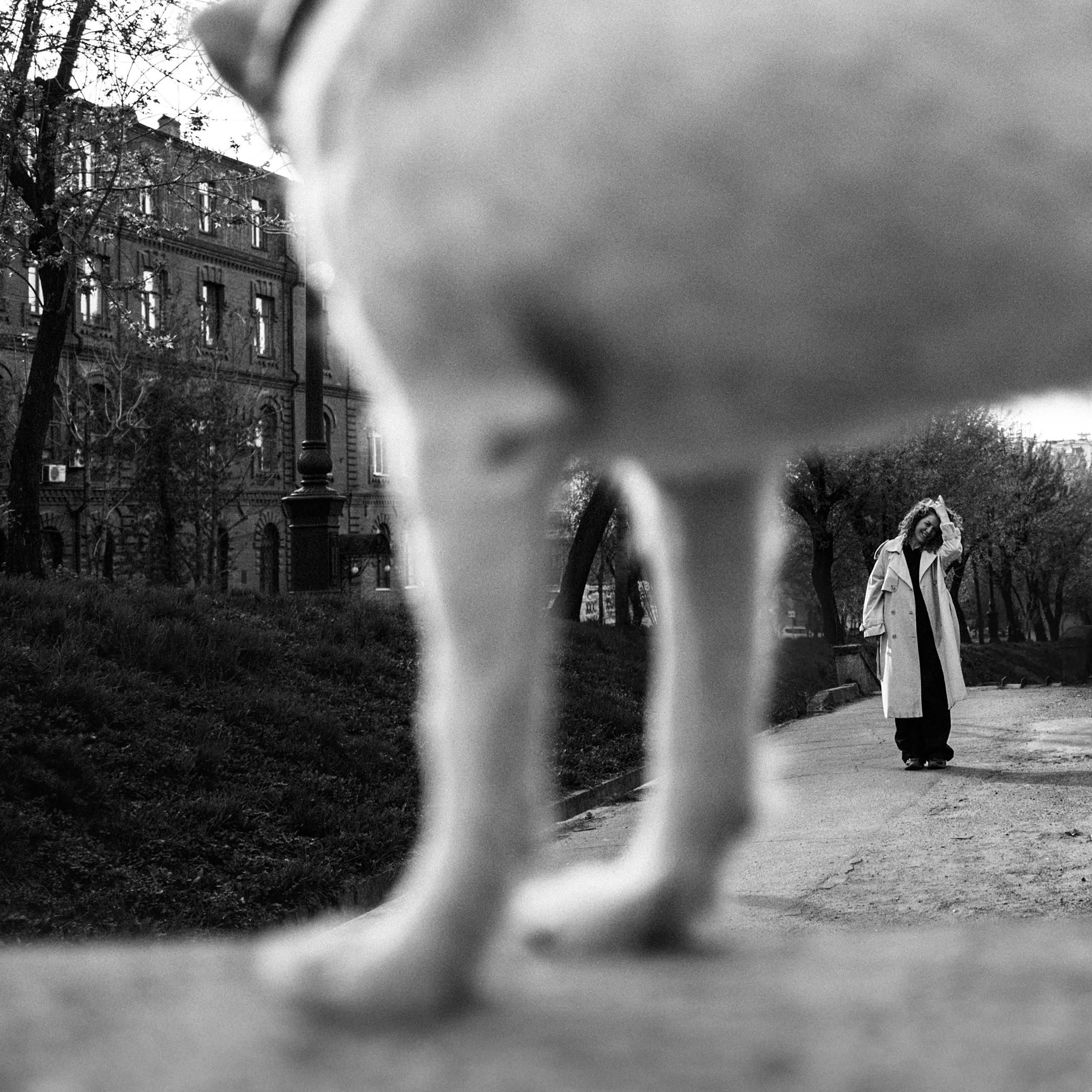 рассвет в городе: Ира и парсон Гром