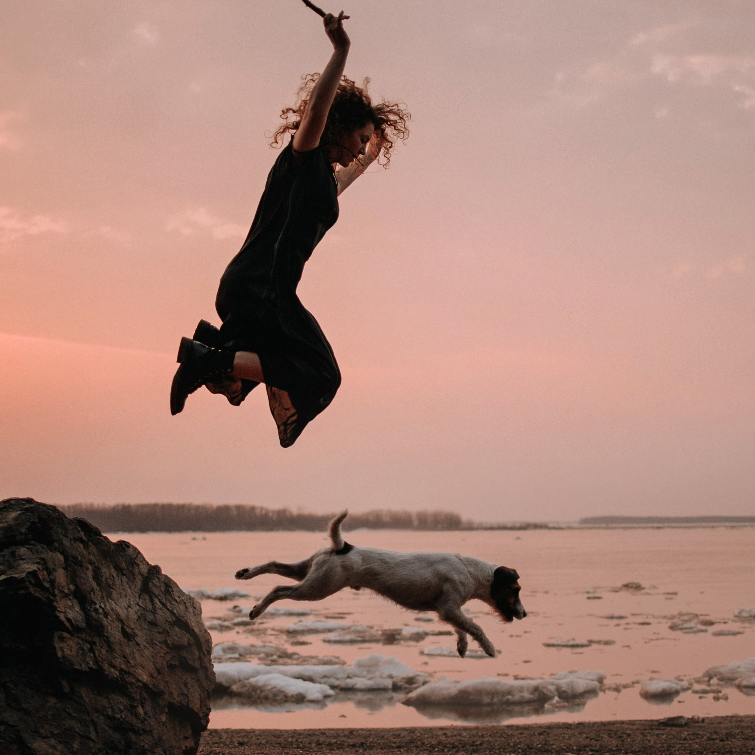 прогулка: Ира и Гром весной