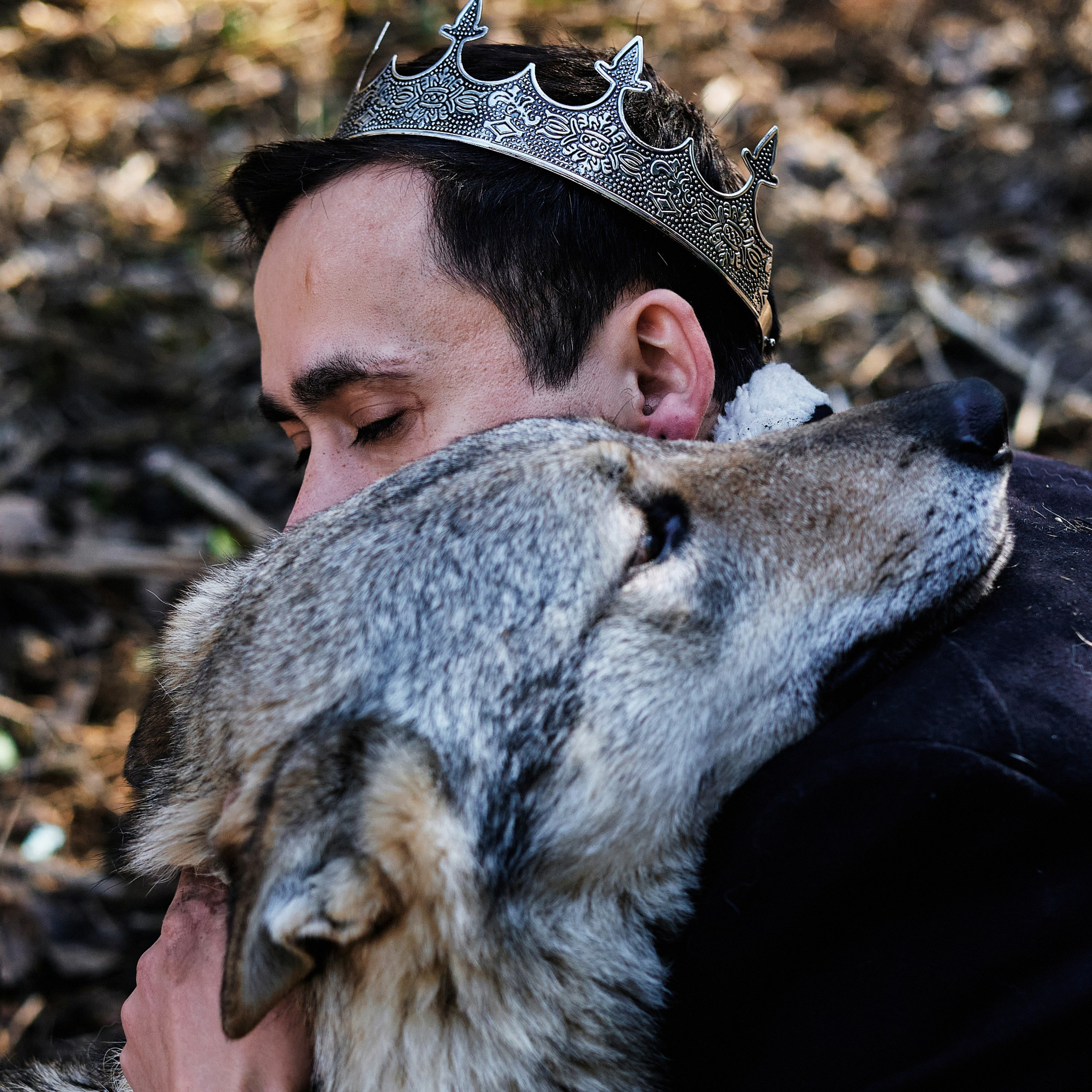 Юрий. Фотосессия с волками