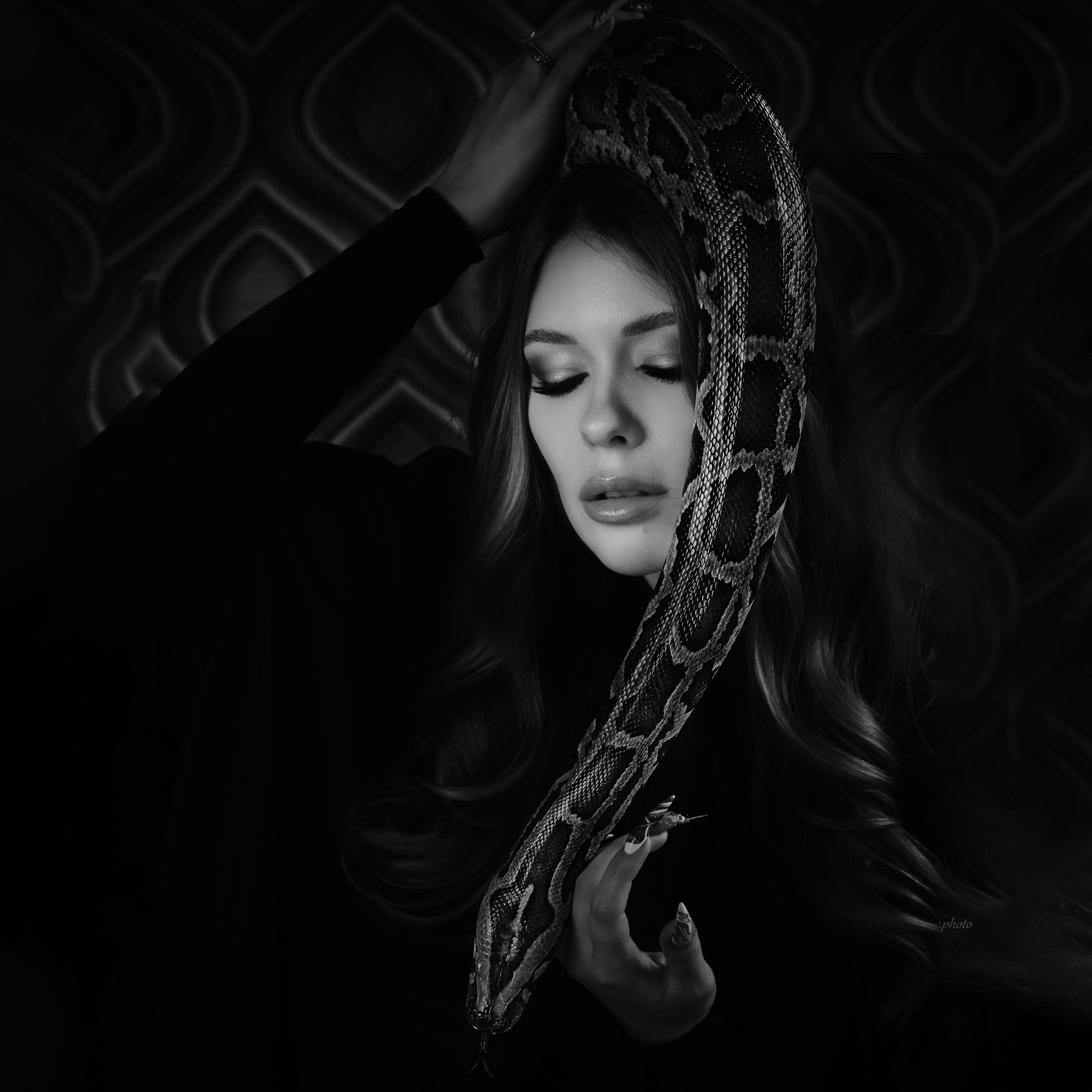 Фотосессия с тигровым питоном в Москве