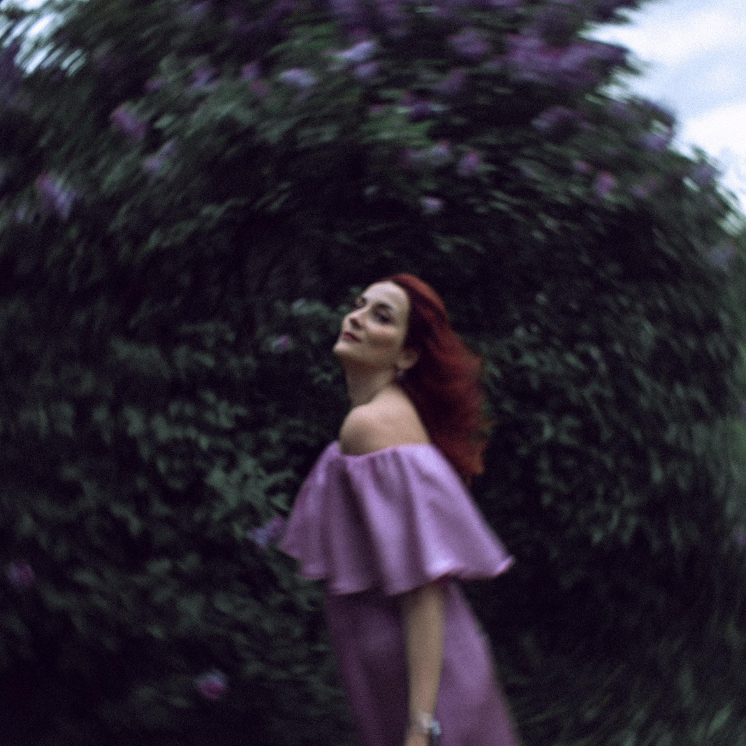 Мария в саду