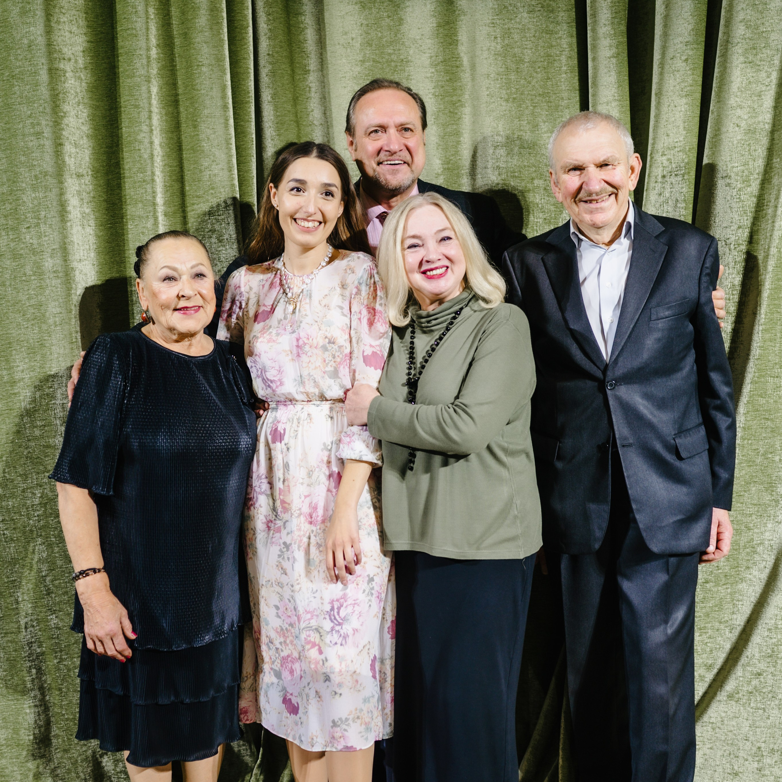 Спектакль «Незамужняя женщина»