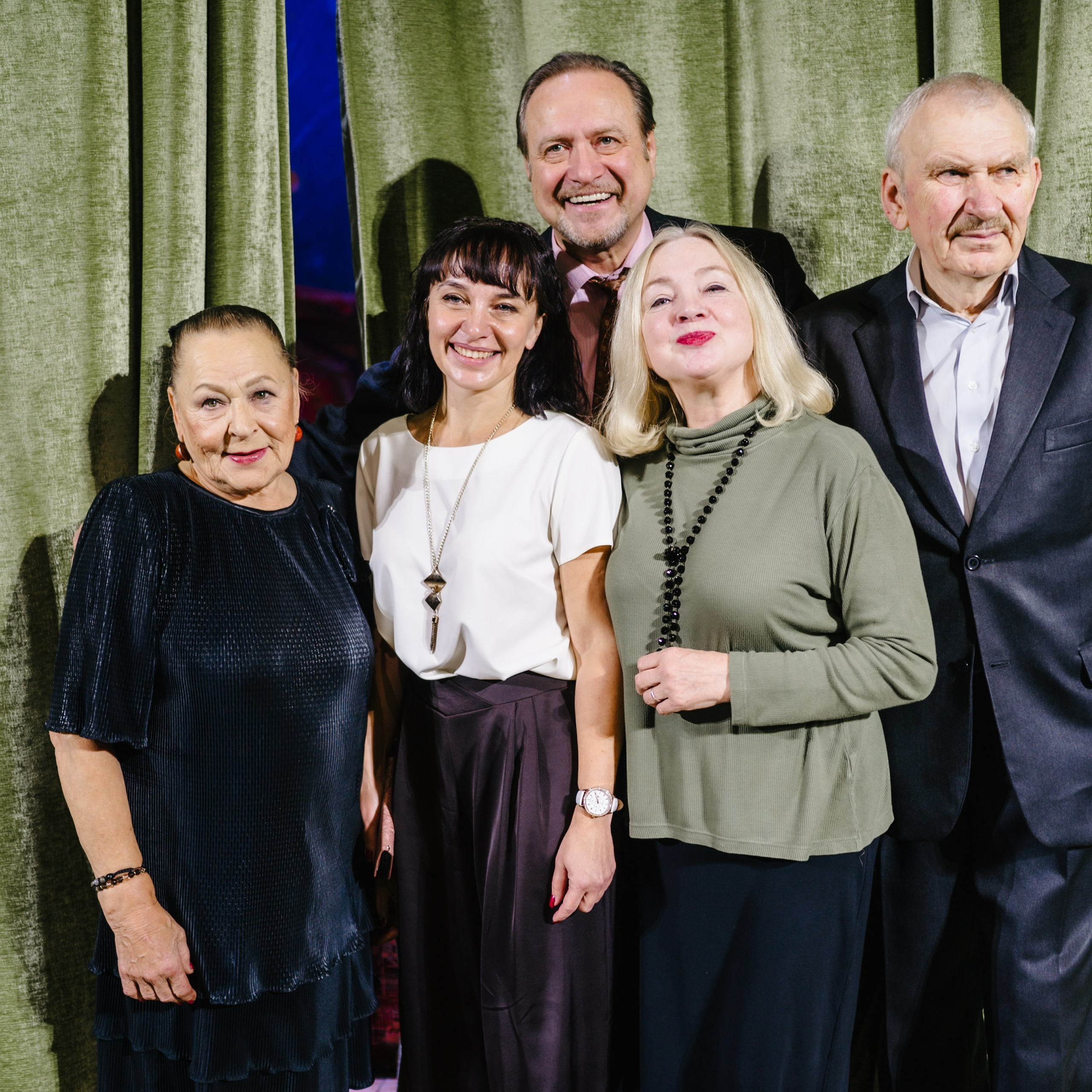 Спектакль «Незамужняя женщина»