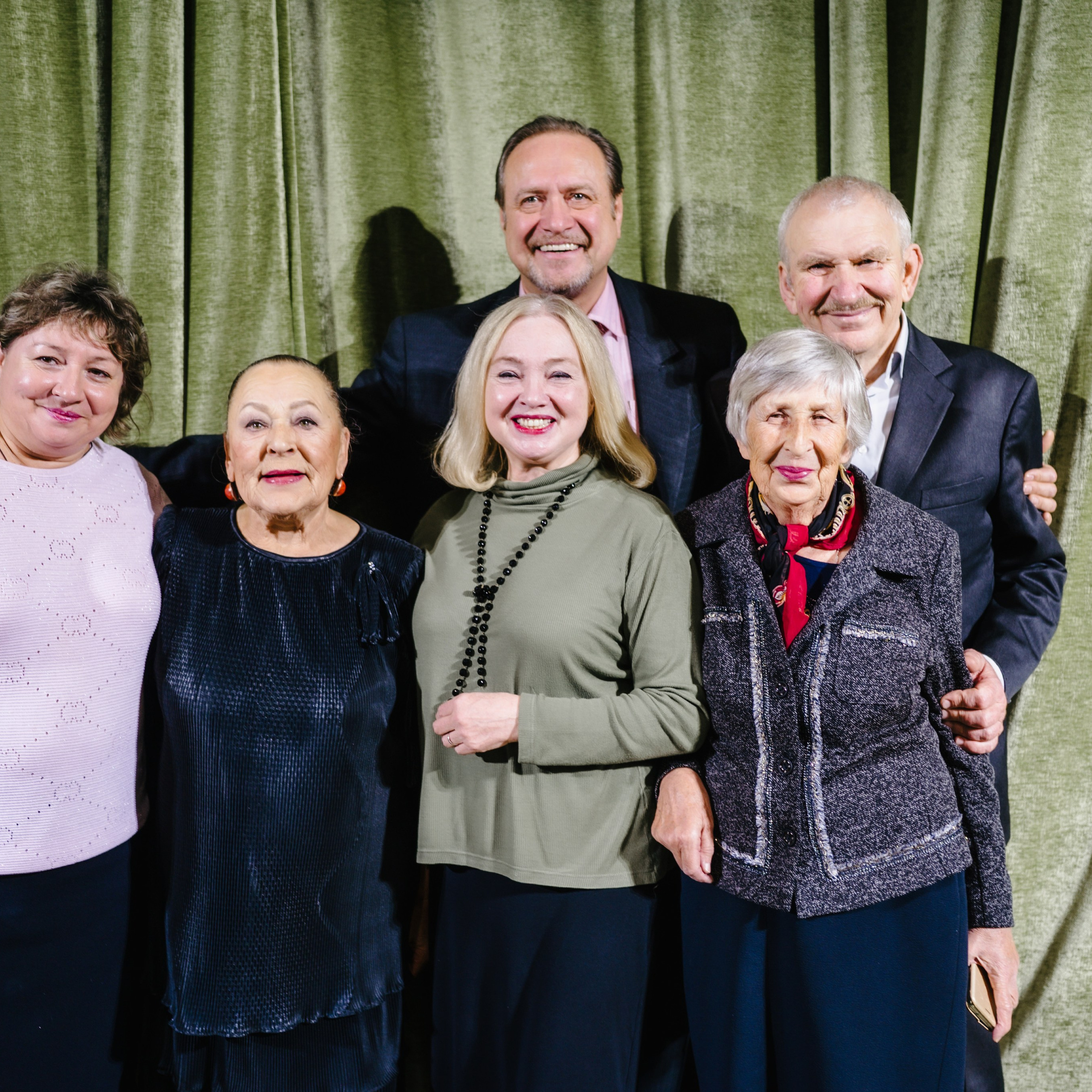 Спектакль «Незамужняя женщина»